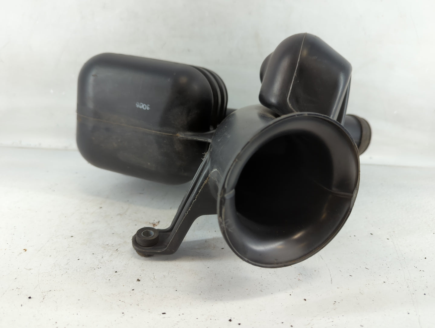 2005-2008 Chevrolet Cobalt Air Cleaner Intake-duct Hose Tube - Oemusedautoparts1.com