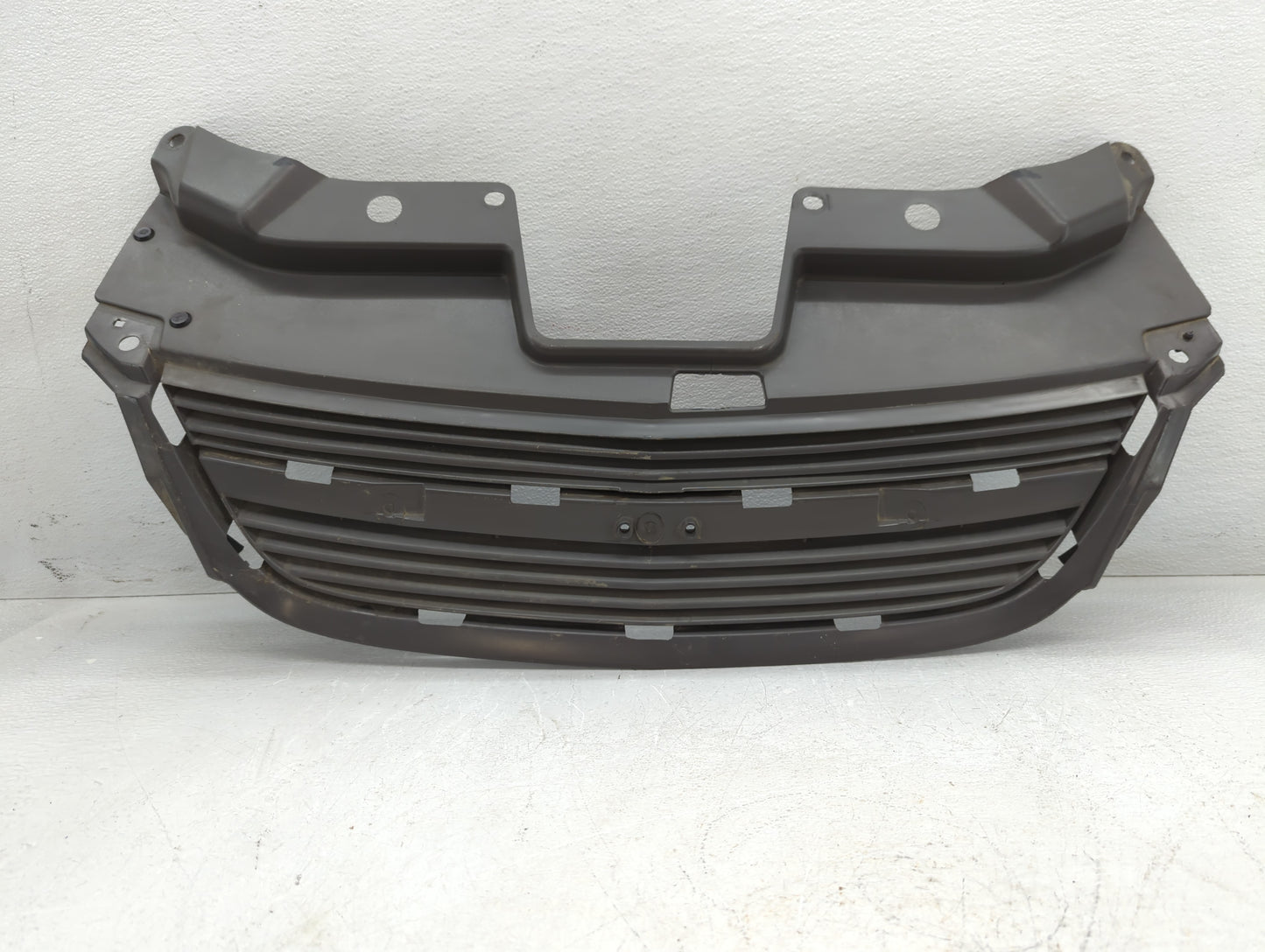 2005-2010 Chevrolet Cobalt Front Grille Bumper Not Included - Oemusedautoparts1.com