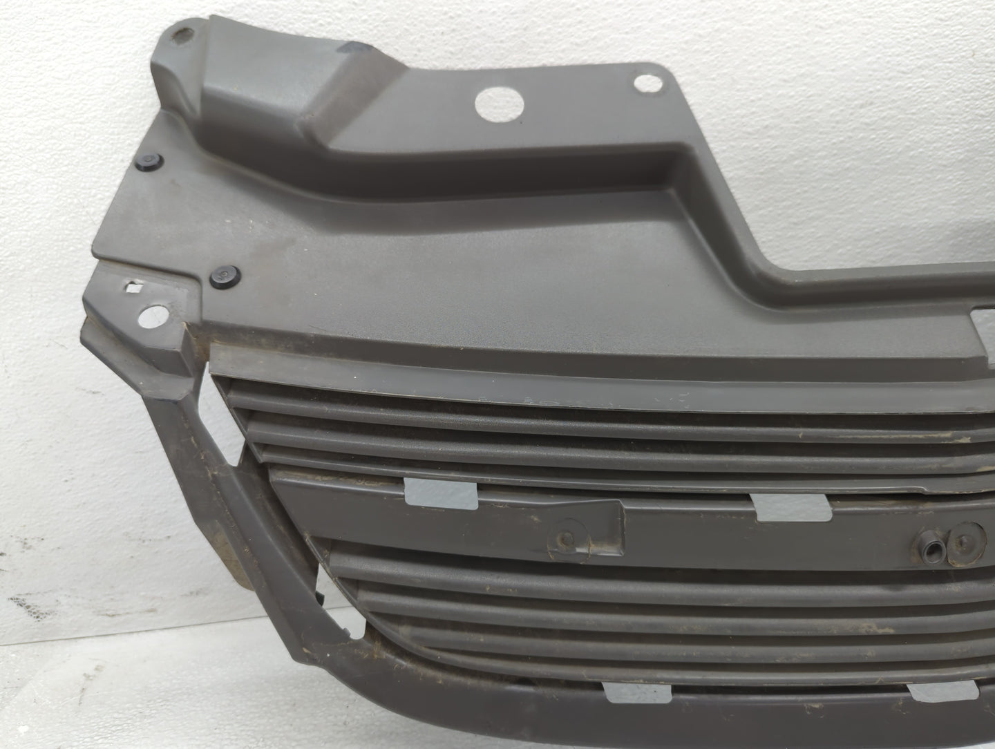 2005-2010 Chevrolet Cobalt Front Grille Bumper Not Included - Oemusedautoparts1.com