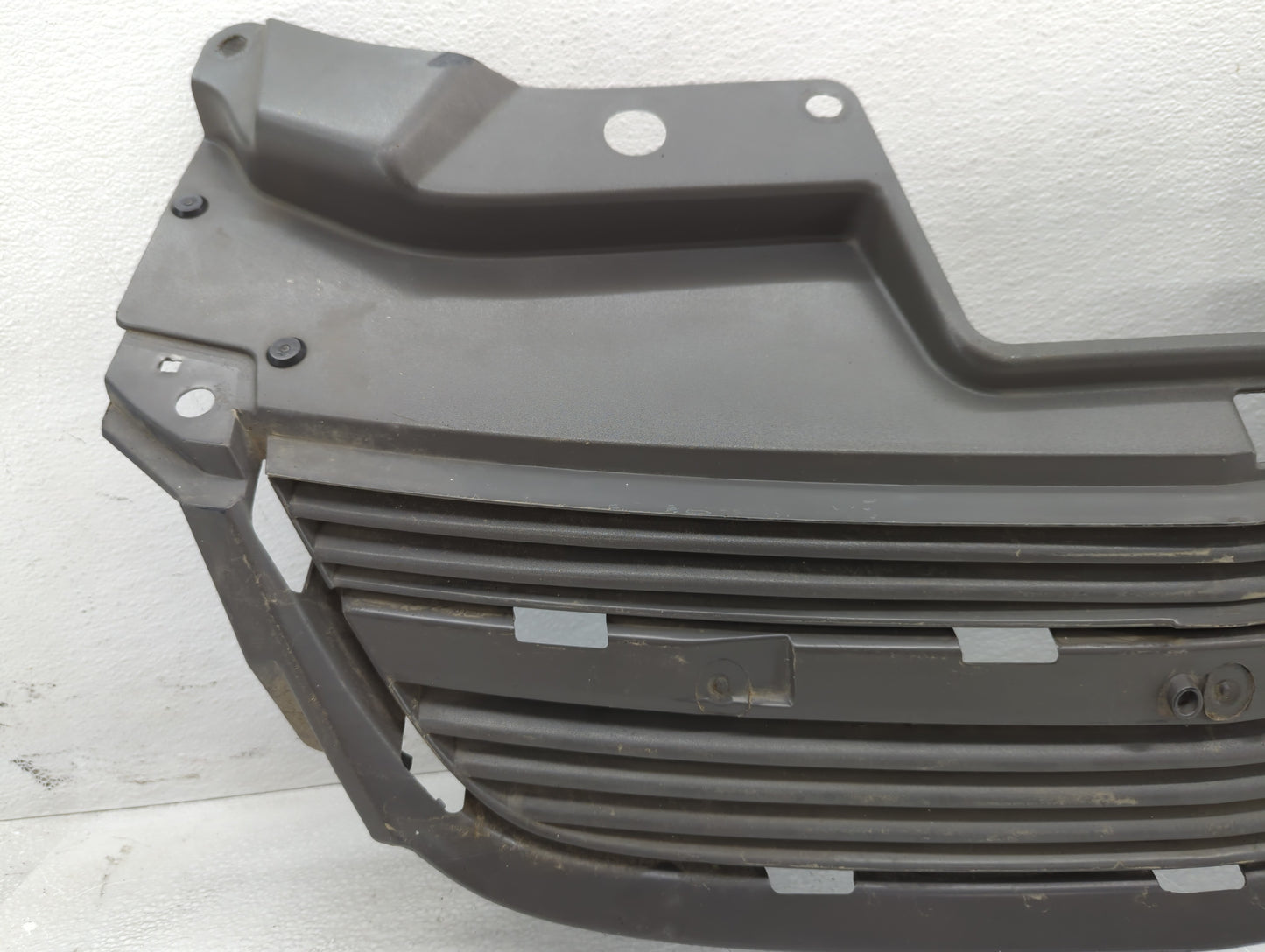 2005-2010 Chevrolet Cobalt Front Grille Bumper Not Included - Oemusedautoparts1.com