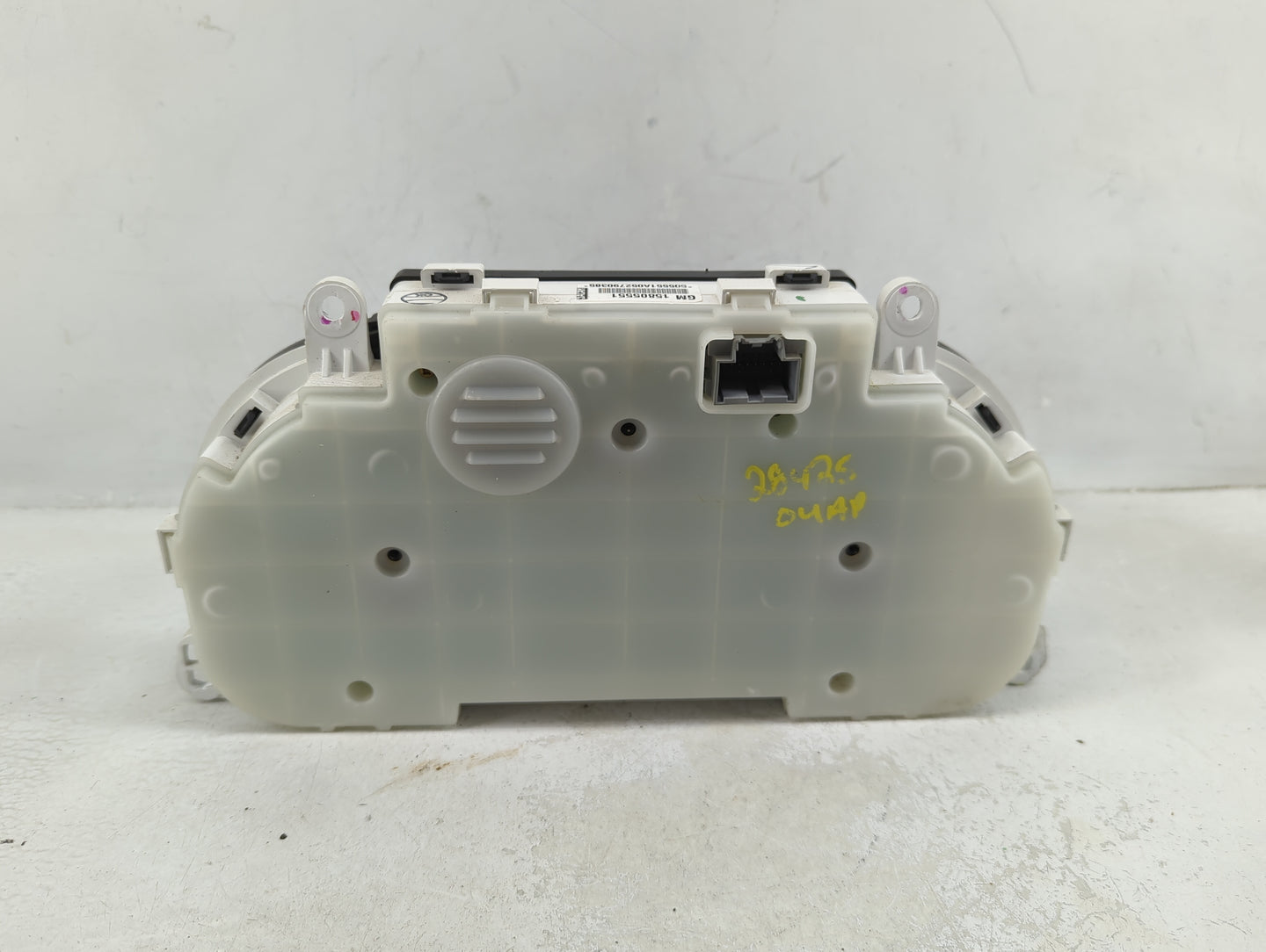 2005-2006 Chevrolet Cobalt Instrument Cluster Speedometer Gauges P/N:15805551 Miles:100K Fits Fits 2005 2006 OEM Used Auto P