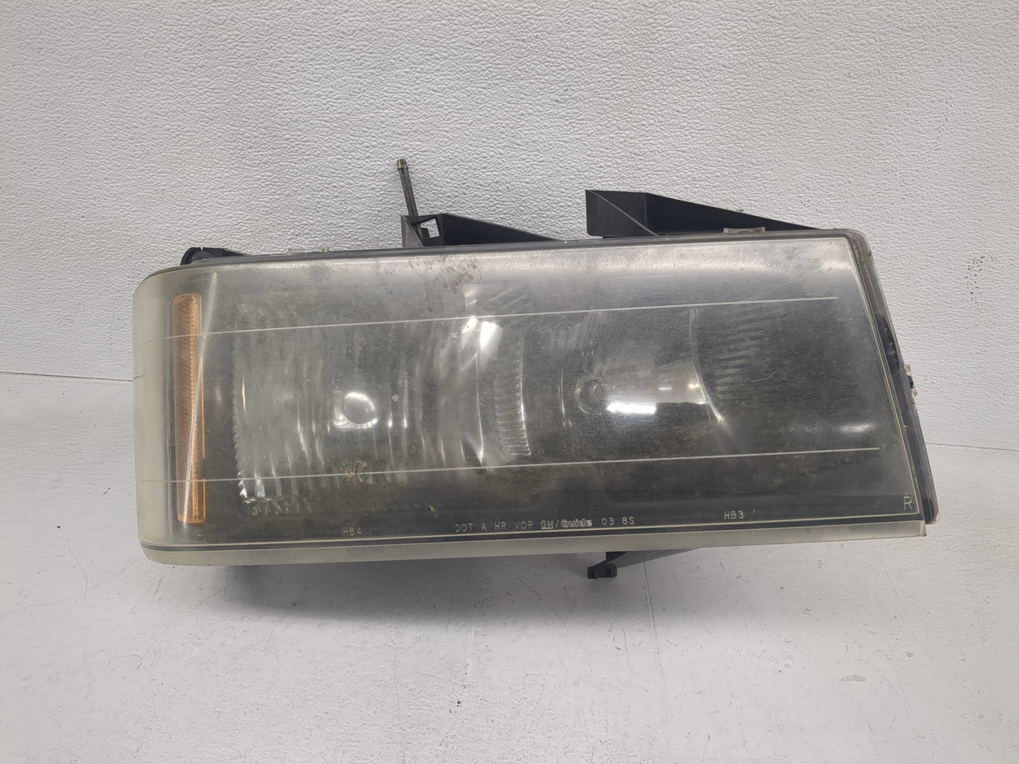 2004 Chevrolet Colorado Passenger Right Oem Head Light Headlight Lamp - Oemusedautoparts1.com