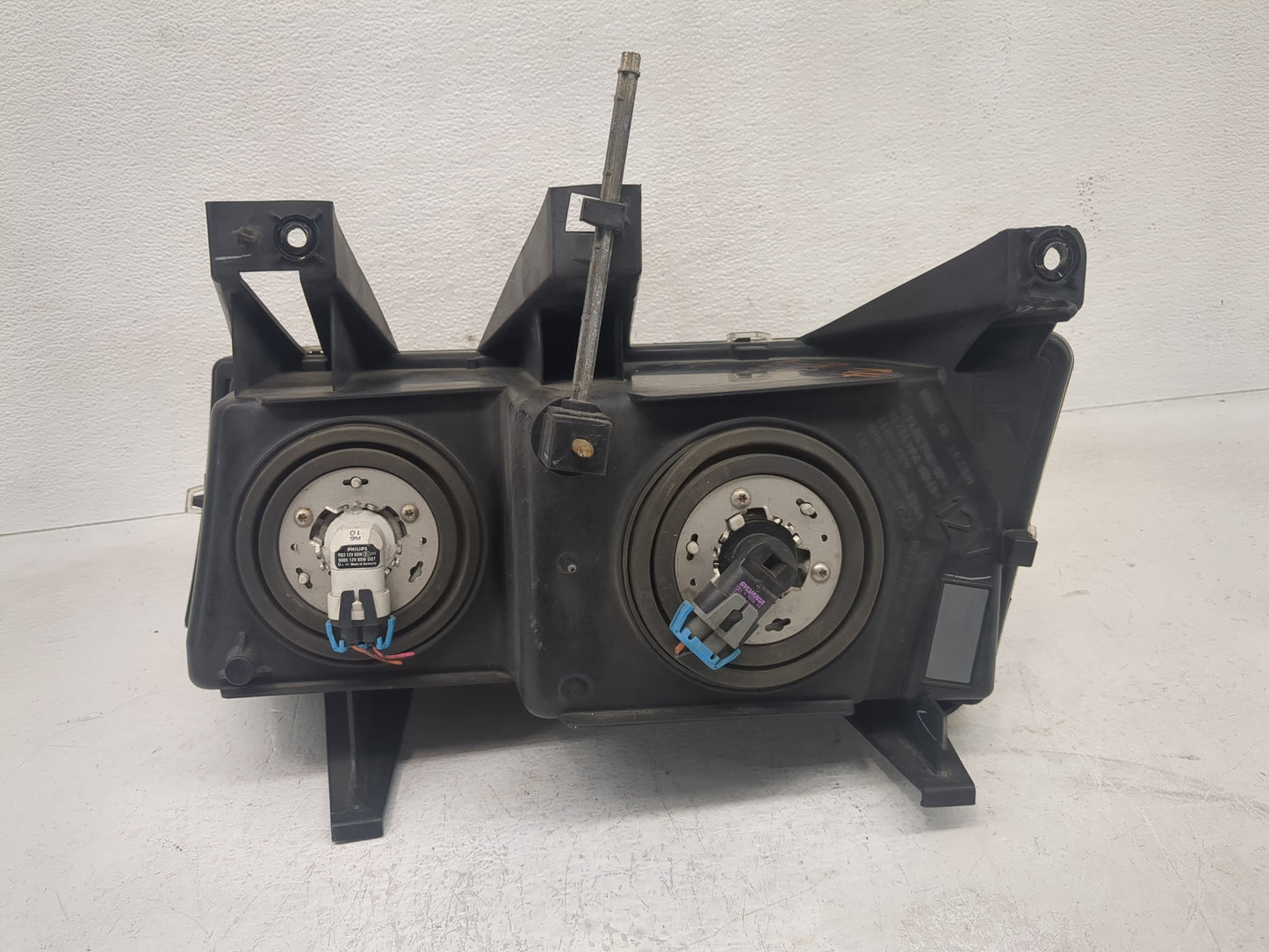 2004 Chevrolet Colorado Passenger Right Oem Head Light Headlight Lamp - Oemusedautoparts1.com