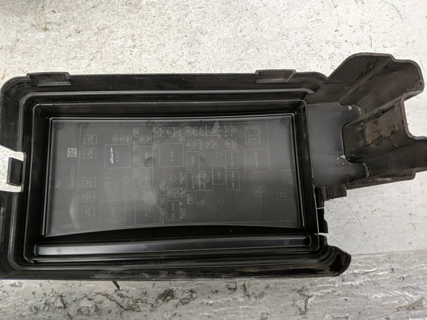 2004-2006 Chevrolet Colorado Fusebox Fuse Box Panel Relay Module P/N:15222953 Fits Fits 2004 2005 2006 OEM Used Auto Parts -