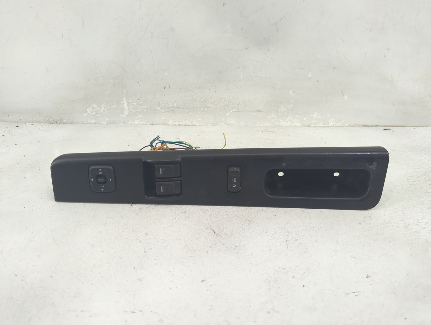 2004-2012 Chevrolet Colorado Master Power Window Switch Replacement Driver Side Left P/N:517318 Fits OEM Used Auto Parts - O