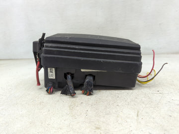 2004-2006 Chevrolet Colorado Fusebox Fuse Box Panel Relay Module P/N:15808750 Fits Fits 2004 2005 2006 OEM Used Auto Parts