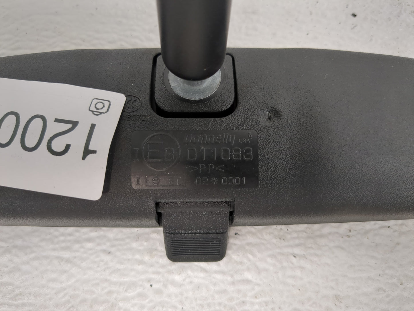 2005-2006 Chevrolet Equinox Interior Rear View Mirror Replacement OEM P/N:E8011083 Fits OEM Used Auto Parts - Oemusedautopar