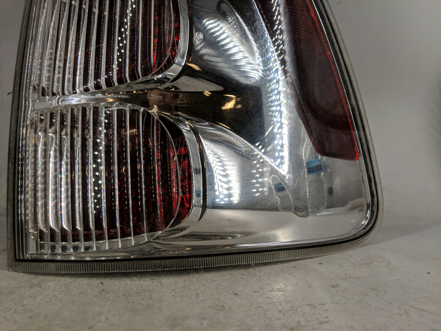 2005-2009 Chevrolet Equinox Tail Light Assembly Driver Left OEM Fits Fits 2005 2006 2007 2008 2009 OEM Used Auto Parts - Oem