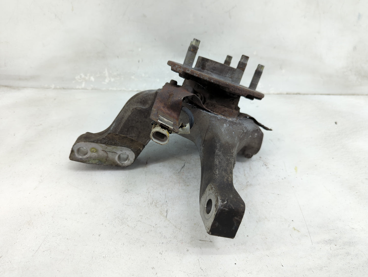 2005-2006 Chevrolet Equinox Passenger Front Spindle Knuckle Oem - Oemusedautoparts1.com