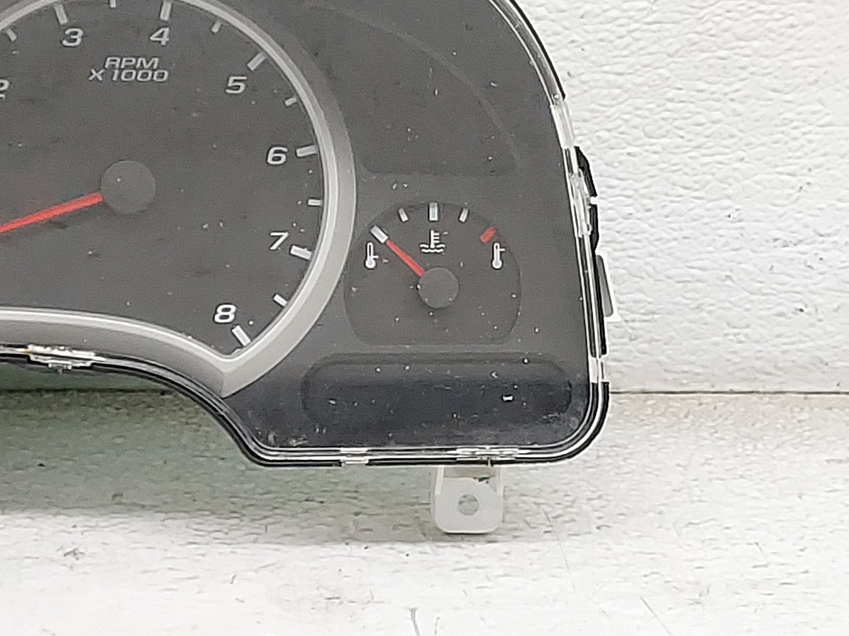2005-2006 Chevrolet Equinox Instrument Cluster Speedometer Gauges Miles:150K Fits Fits 2005 2006 OEM Used Auto Parts - Oemus