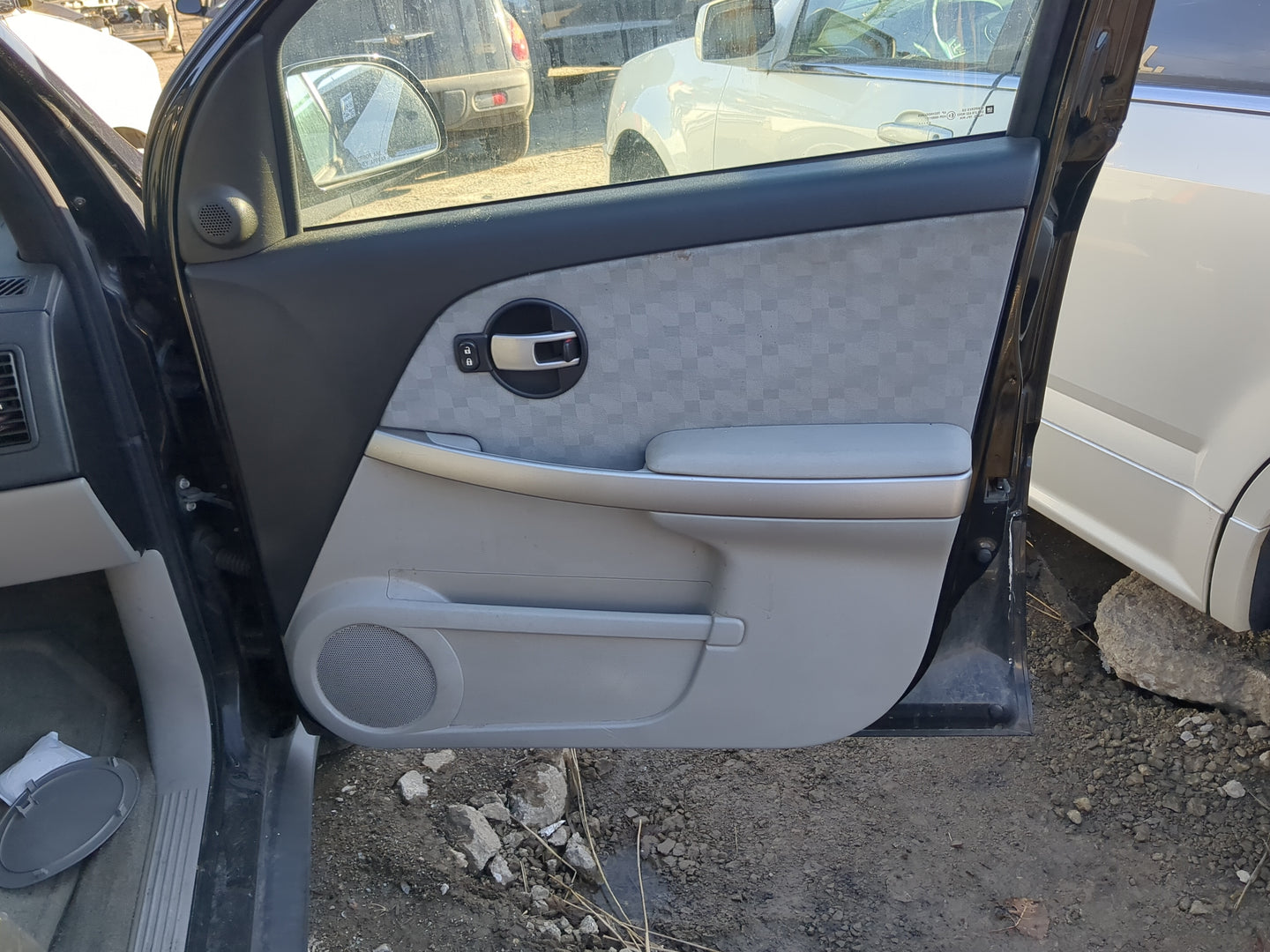 2006 Chevrolet Equinox Front Right Passenger Interior Door Panel Trim - Oemusedautoparts1.com