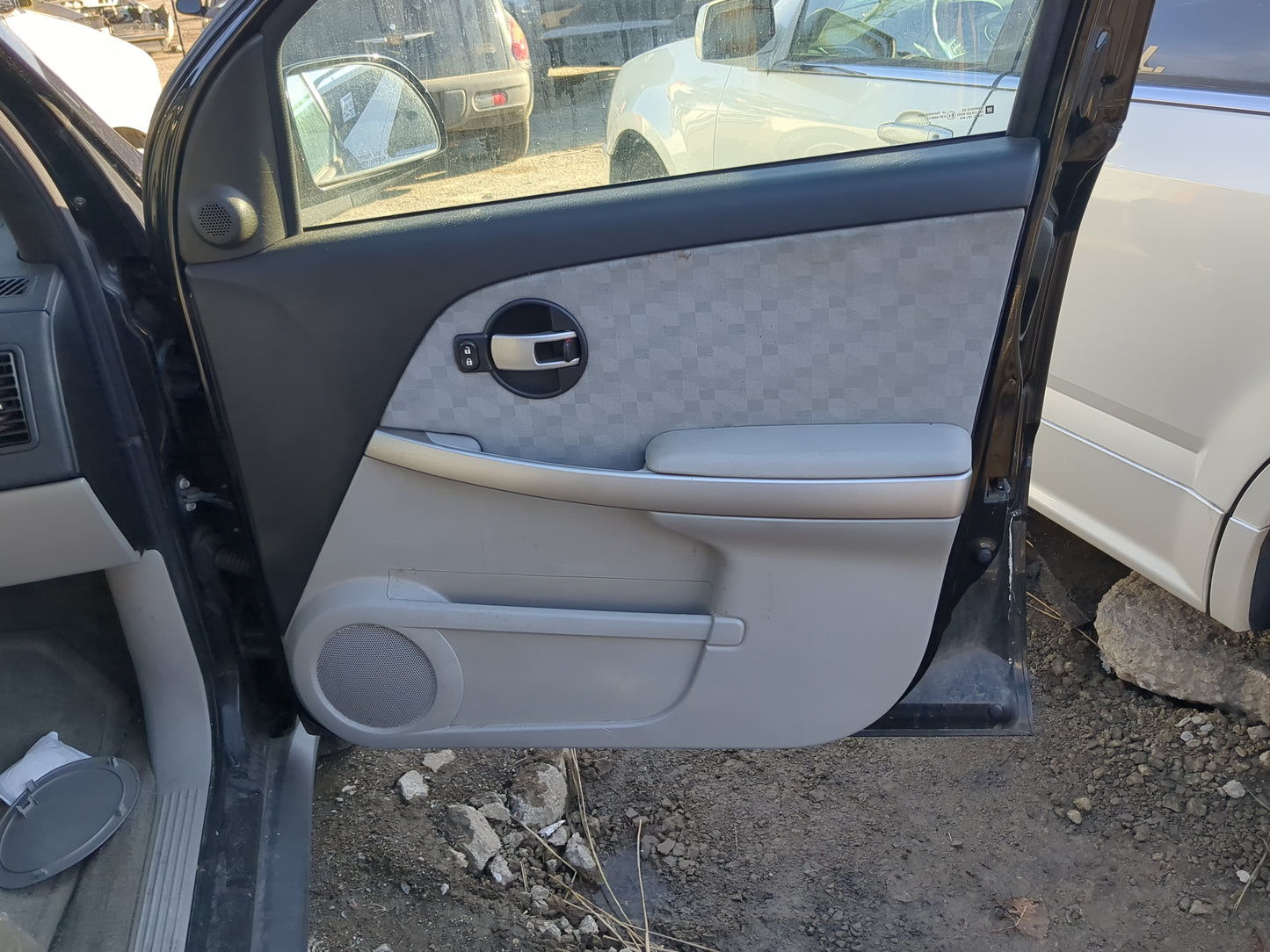 2006 Chevrolet Equinox Front Right Passenger Interior Door Panel Trim - Oemusedautoparts1.com