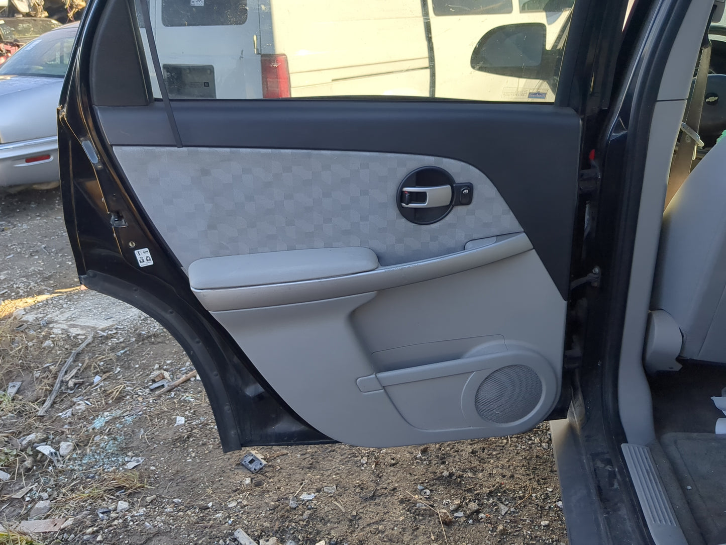 2005-2009 Chevrolet Equinox Driver Rear Door Oem - Oemusedautoparts1.com
