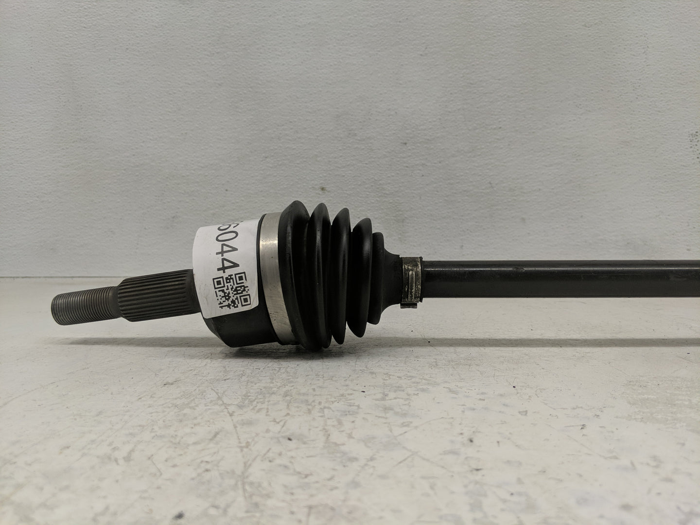 2005-2006 Chevrolet Equinox Axle Shaft Front Driver Cv C/v - Oemusedautoparts1.com