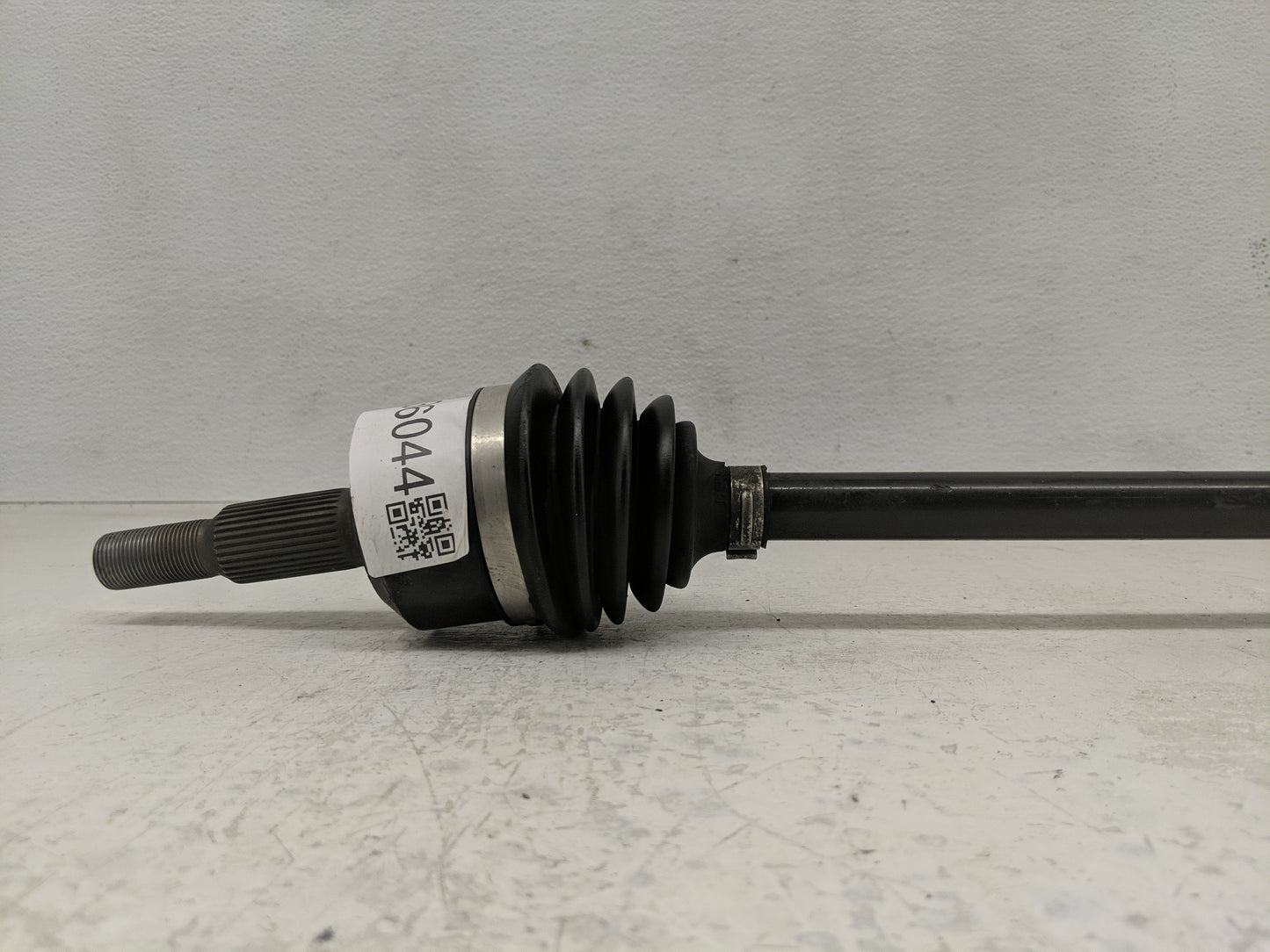 2005-2006 Chevrolet Equinox Axle Shaft Front Driver Cv C/v - Oemusedautoparts1.com
