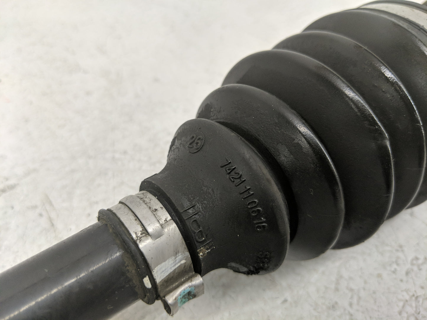 2005-2006 Chevrolet Equinox Axle Shaft Front Driver Cv C/v - Oemusedautoparts1.com