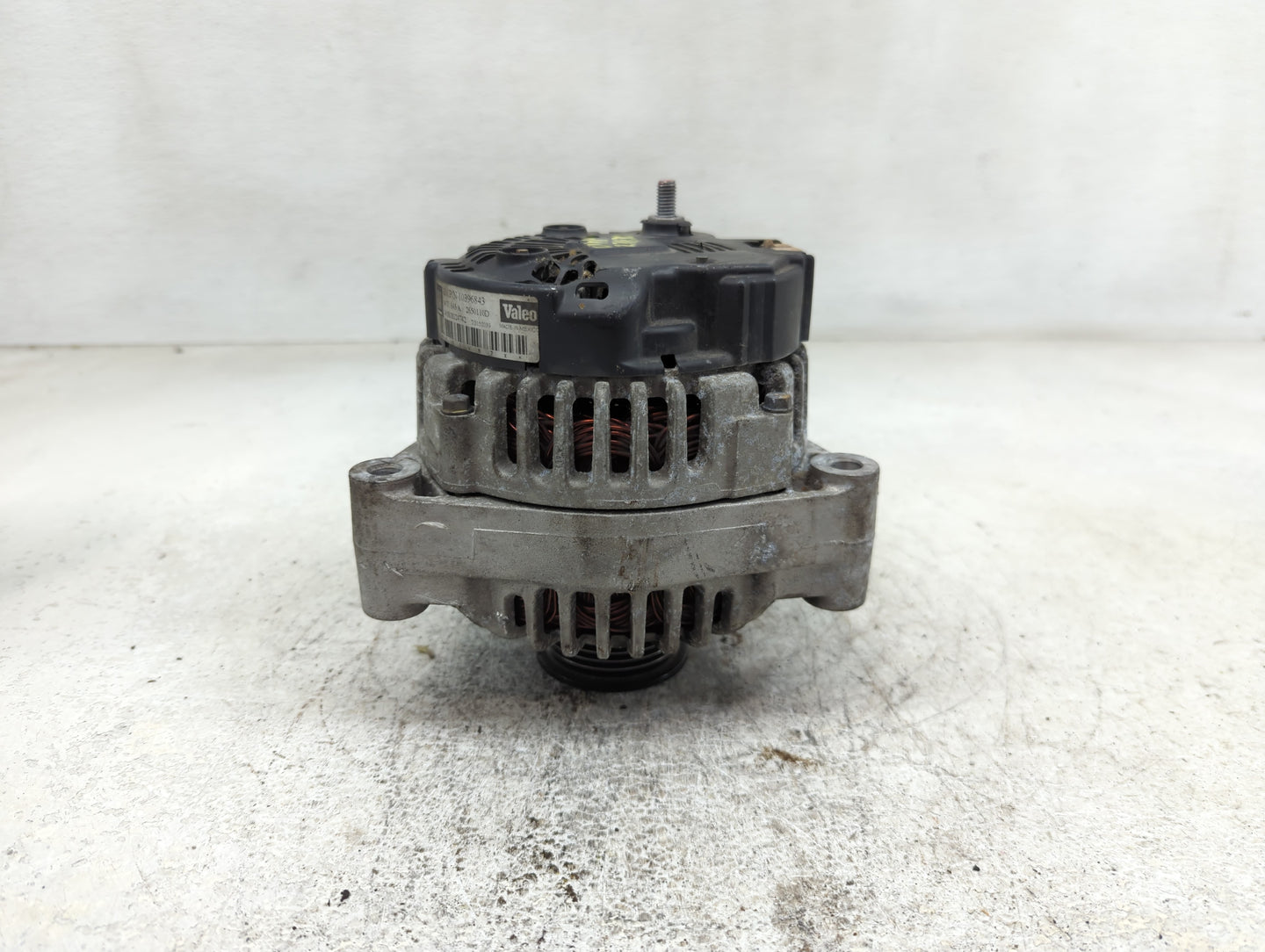 2005-2006 Chevrolet Equinox Alternator Replacement Generator Charging Assembly Engine OEM P/N:10396843 Fits Fits 2005 2006 O