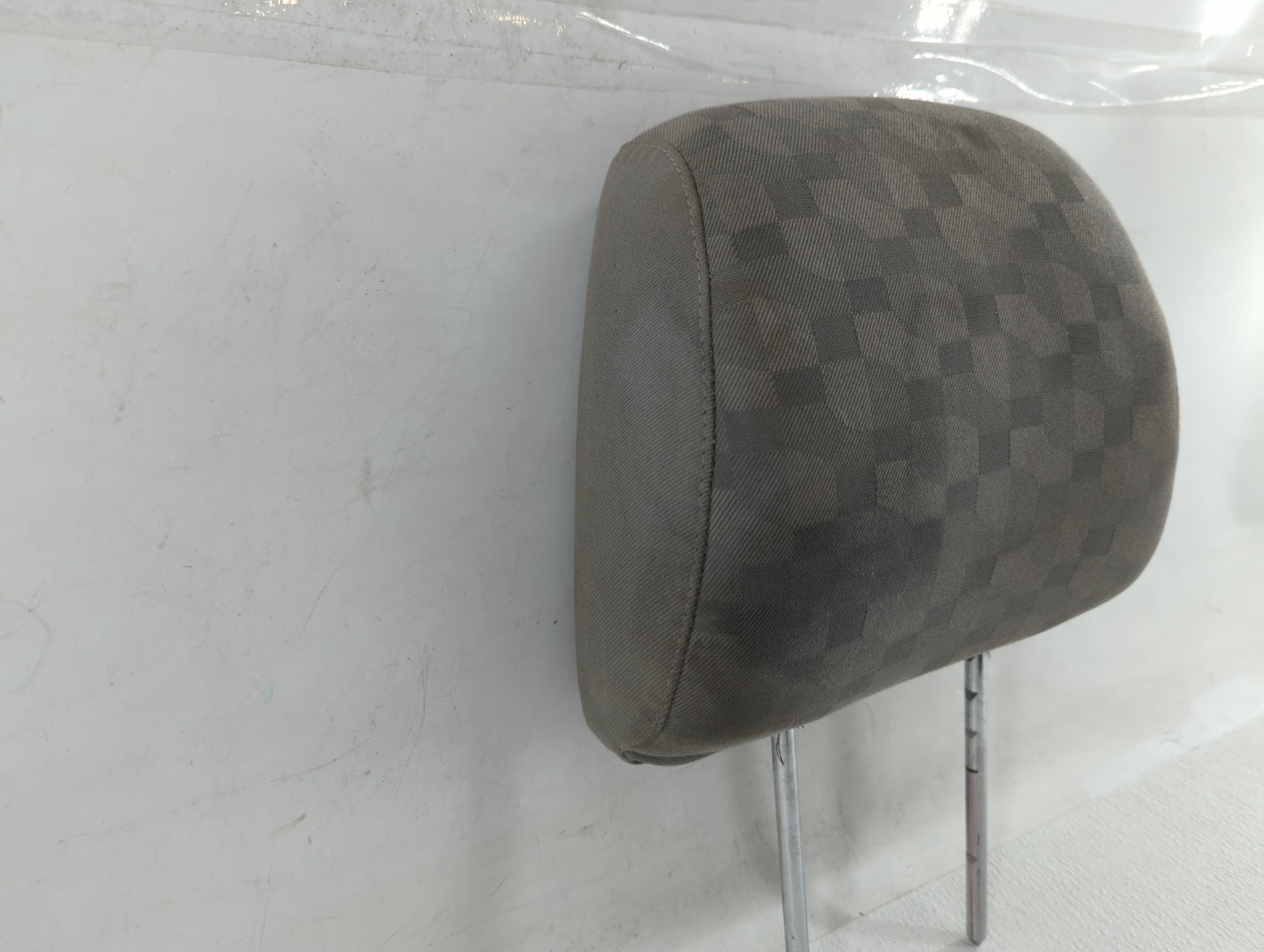 2005-2006 Chevrolet Equinox Headrest Head Rest Front Driver Passenger Seat Fits Fits 2005 2006 OEM Used Auto Parts - Oemused