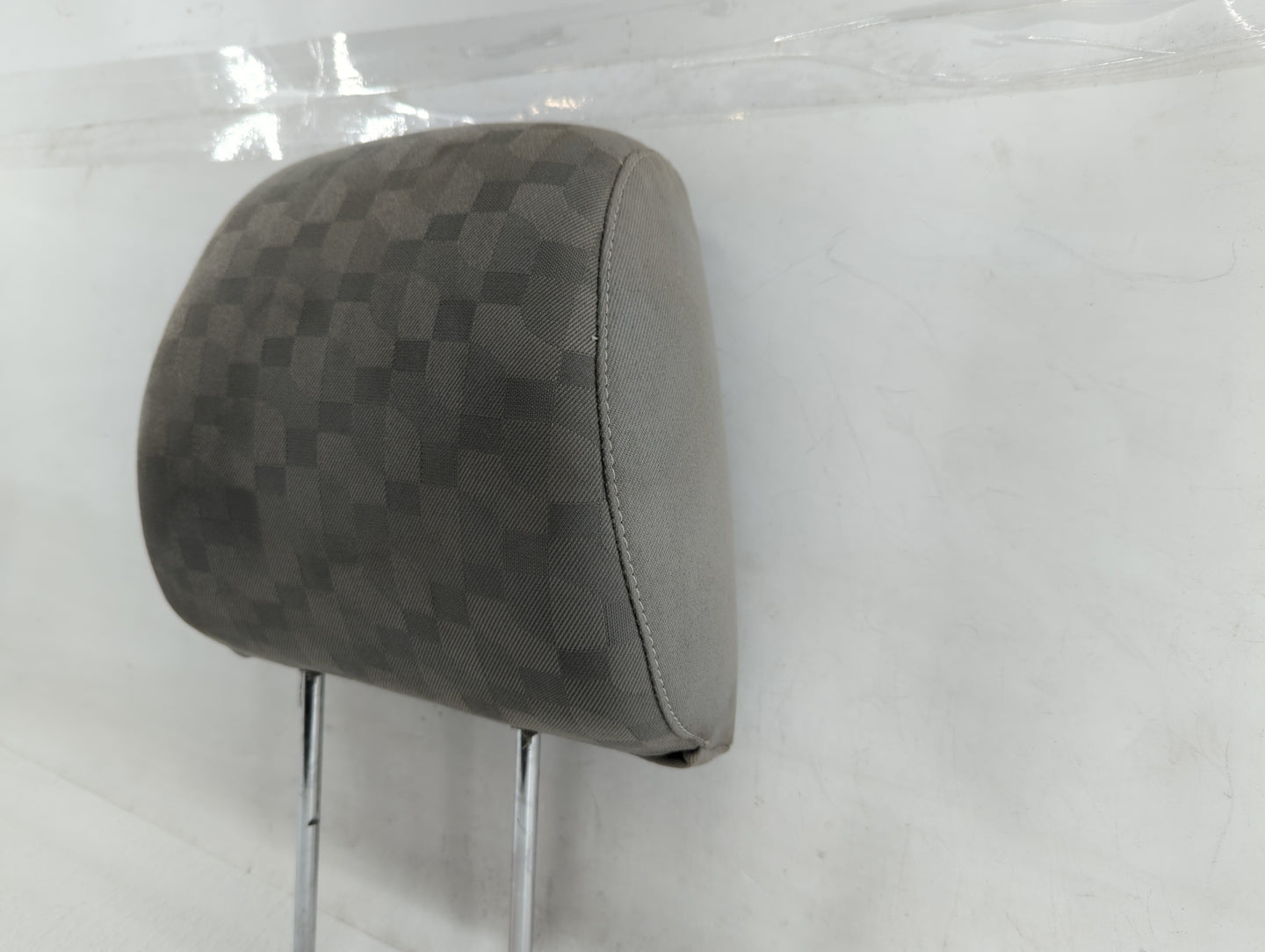 2005-2006 Chevrolet Equinox Headrest Head Rest Front Driver Passenger Seat Fits Fits 2005 2006 OEM Used Auto Parts - Oemused