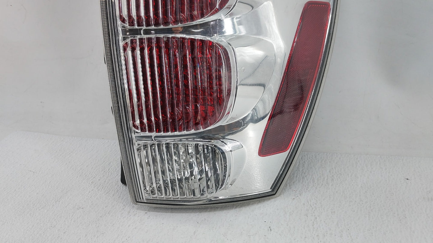 2006 Chevrolet Equinox Tail Light Assembly Passenger Right OEM P/N:548077 30796268, GM384-B000R Fits Fits 2005 2007 2008 200