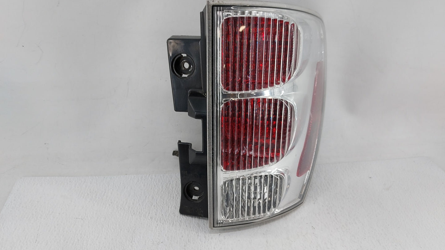 2006 Chevrolet Equinox Tail Light Assembly Passenger Right OEM P/N:548077 30796268, GM384-B000R Fits Fits 2005 2007 2008 200