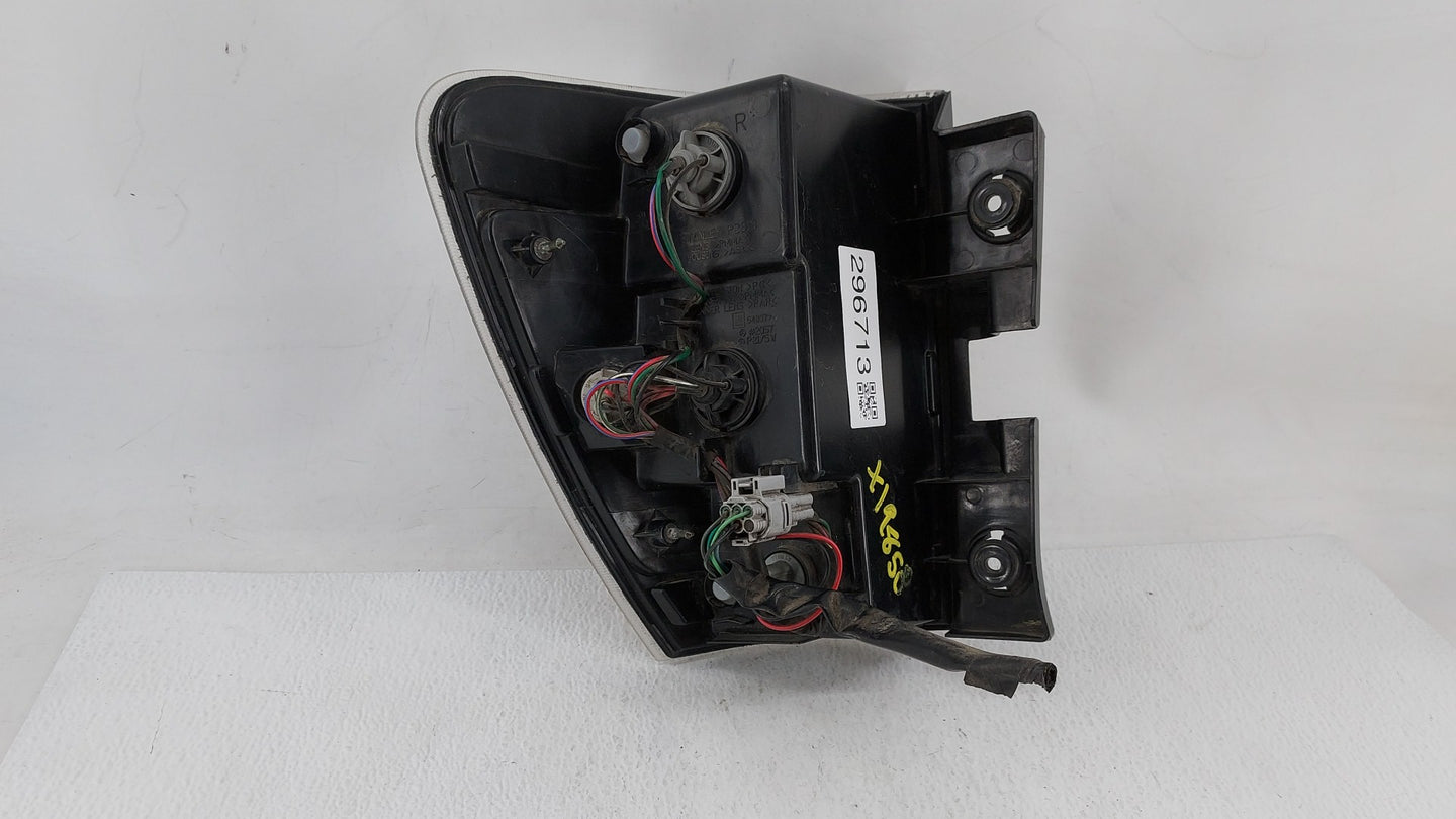 2006 Chevrolet Equinox Tail Light Assembly Passenger Right OEM P/N:548077 30796268, GM384-B000R Fits Fits 2005 2007 2008 200