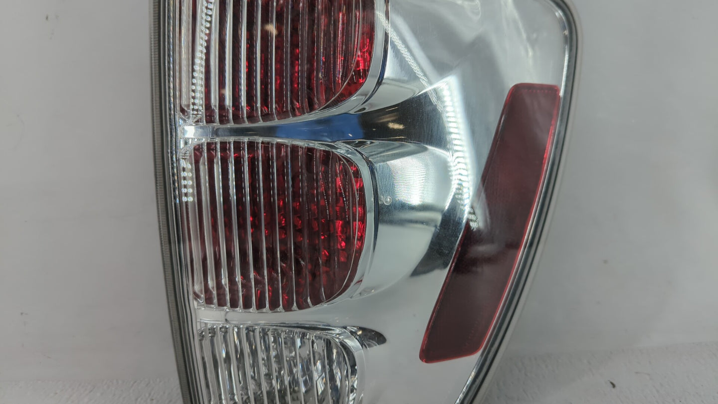 2006 Chevrolet Equinox Tail Light Assembly Passenger Right OEM P/N:548077 30796268, GM384-B000R Fits Fits 2005 2007 2008 200