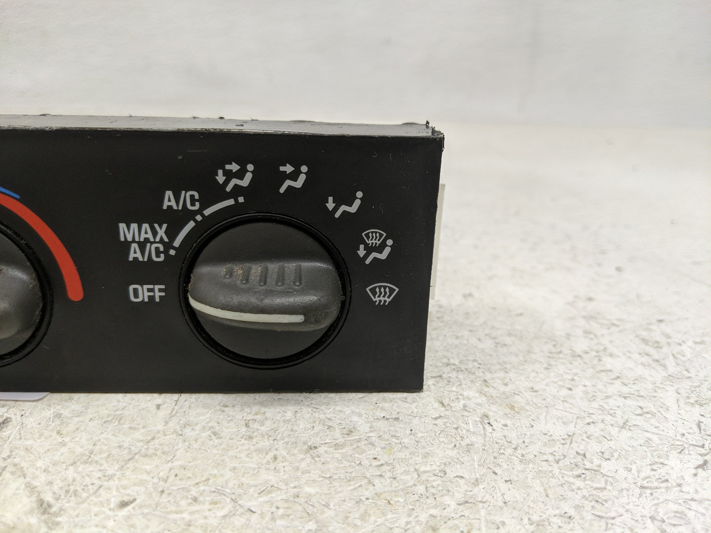2001-2007 Chevrolet Express 1500 Climate Control Module Temperature AC/Heater Replacement P/N:257536286140 Fits OEM Used Aut