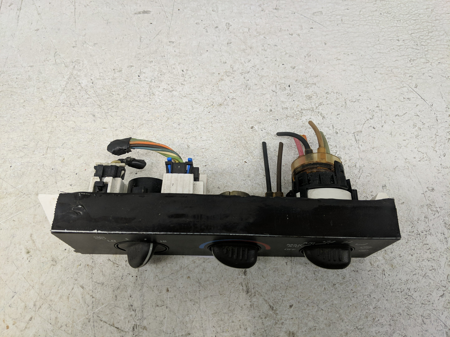 2001-2007 Chevrolet Express 1500 Climate Control Module Temperature AC/Heater Replacement P/N:257536286140 Fits OEM Used Aut