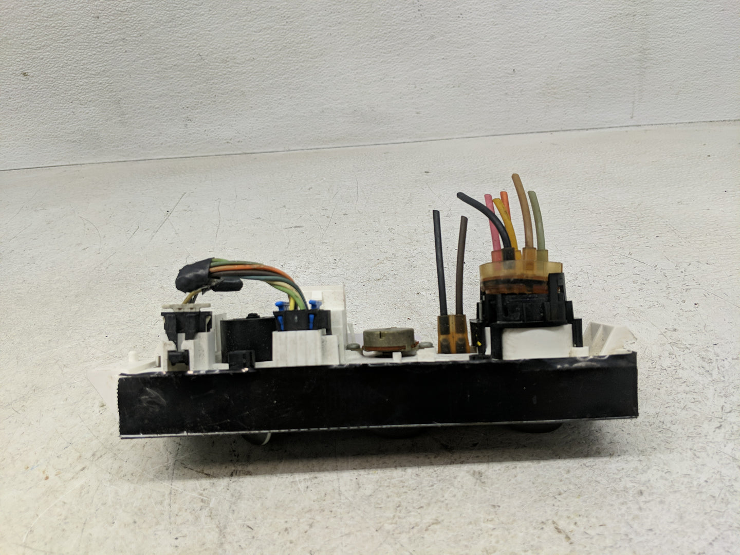 2001-2007 Chevrolet Express 1500 Climate Control Module Temperature AC/Heater Replacement P/N:257536286140 Fits OEM Used Aut