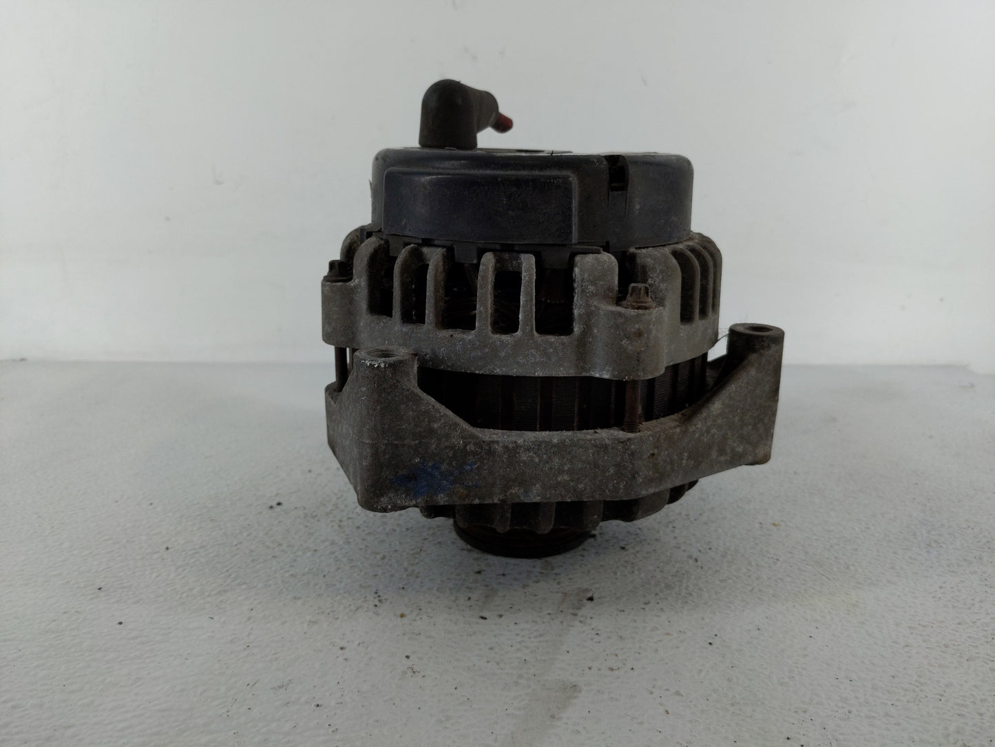 2005-2011 Chevrolet Express 2500 Alternator Replacement Generator Charging Assembly Engine OEM Fits OEM Used Auto Parts - Oe