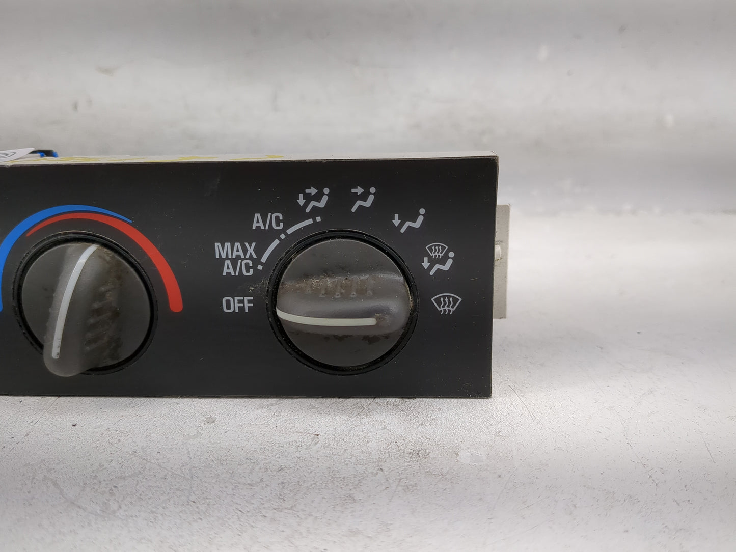 2001-2007 Chevrolet Express 2500 Climate Control Module Temperature AC/Heater Replacement P/N:25753629 16222950 Fits OEM Use