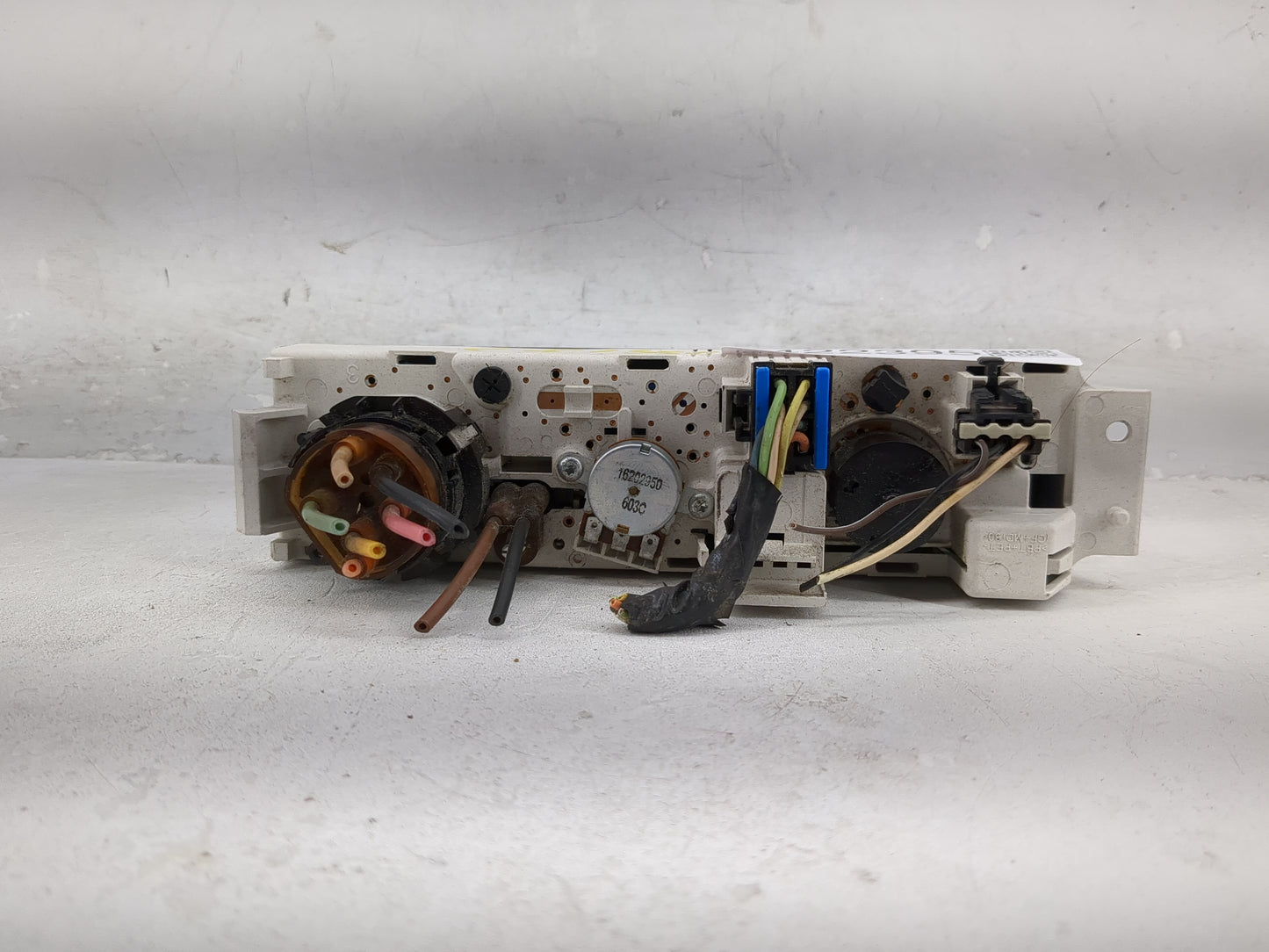 2001-2007 Chevrolet Express 2500 Climate Control Module Temperature AC/Heater Replacement P/N:25753629 16222950 Fits OEM Use