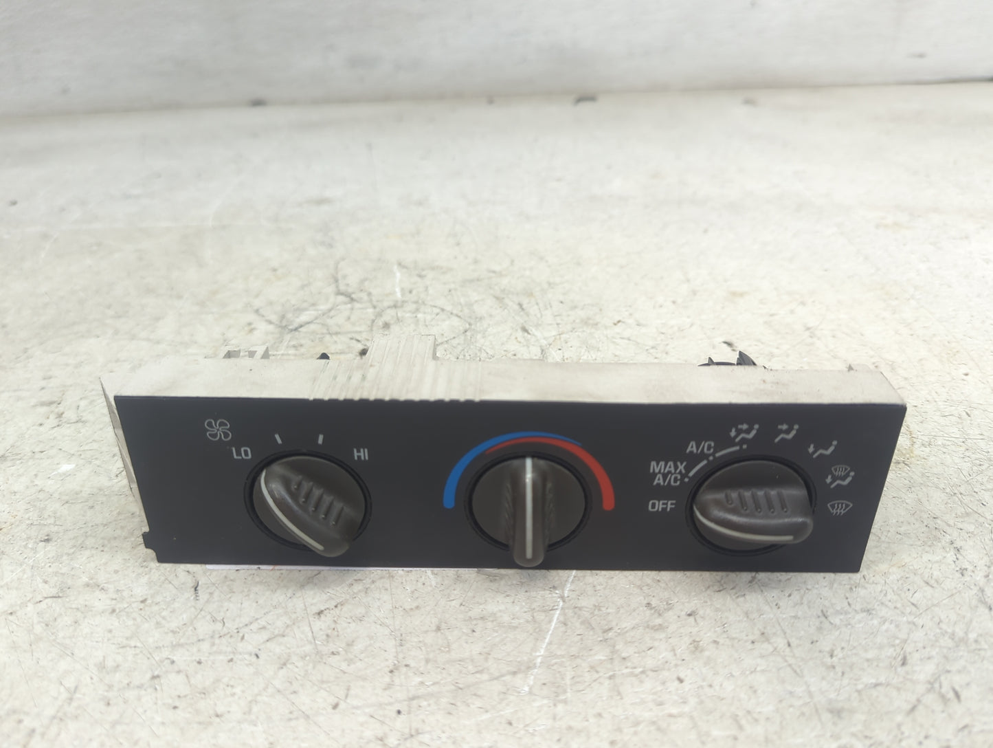 2001-2007 Chevrolet Express 2500 Climate Control Module Temperature AC/Heater Replacement P/N:25753629 Fits OEM Used Auto Pa