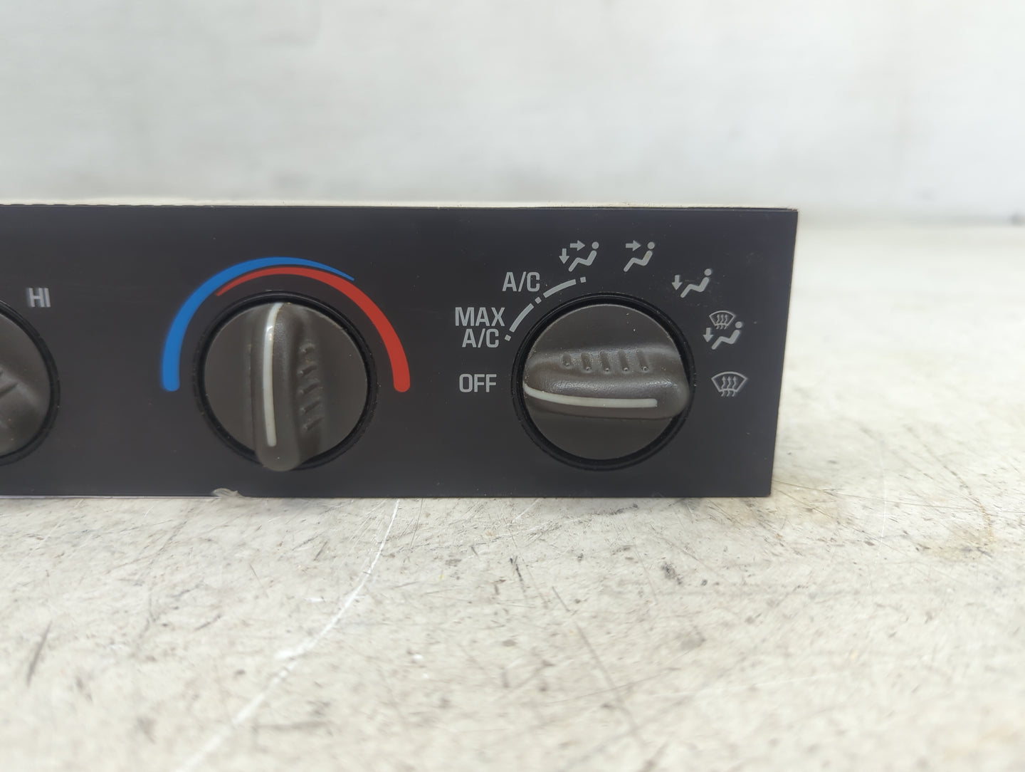 2001-2007 Chevrolet Express 2500 Climate Control Module Temperature AC/Heater Replacement P/N:25753629 Fits OEM Used Auto Pa