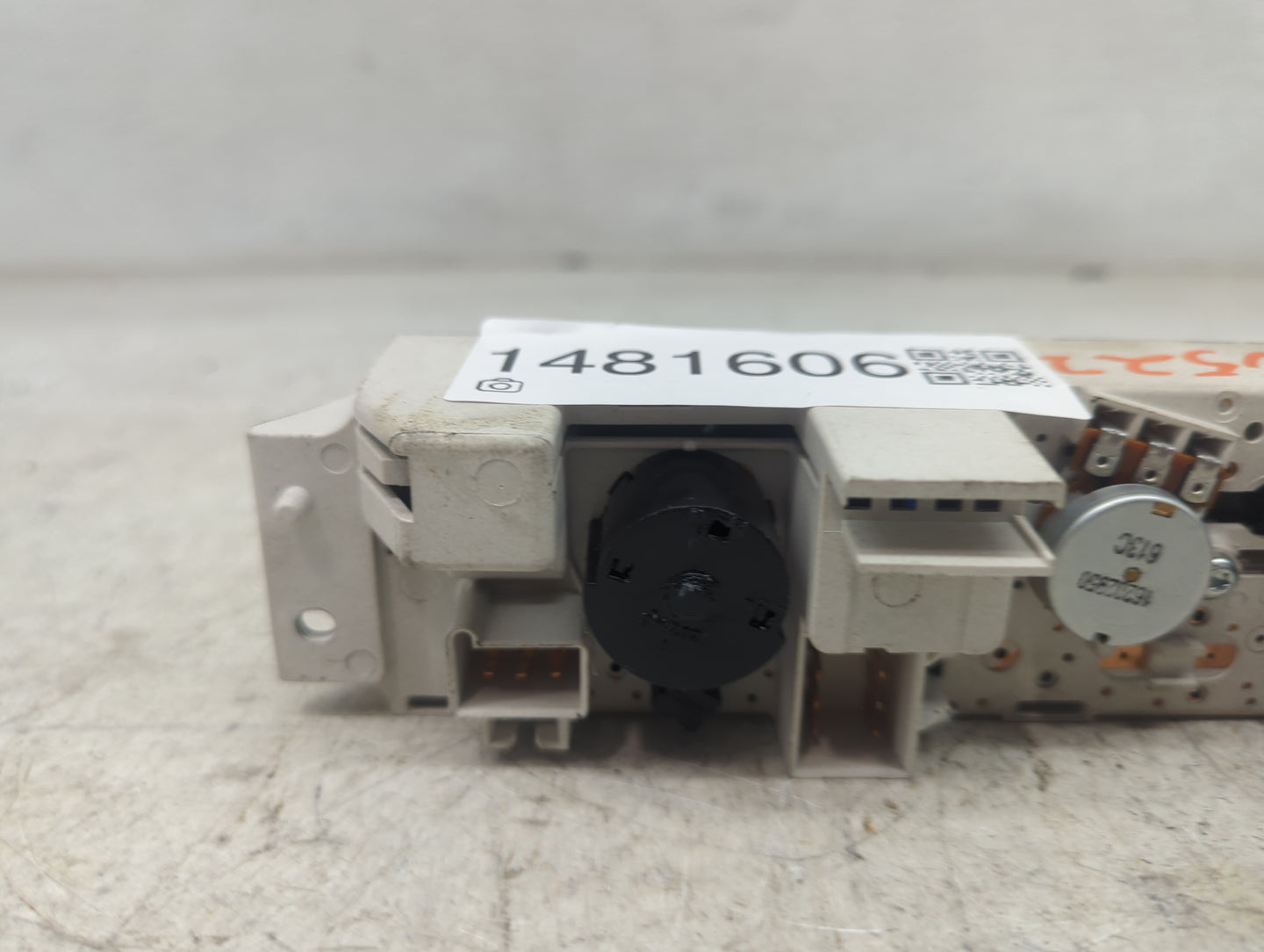 2001-2007 Chevrolet Express 2500 Climate Control Module Temperature AC/Heater Replacement P/N:25753629 Fits OEM Used Auto Pa