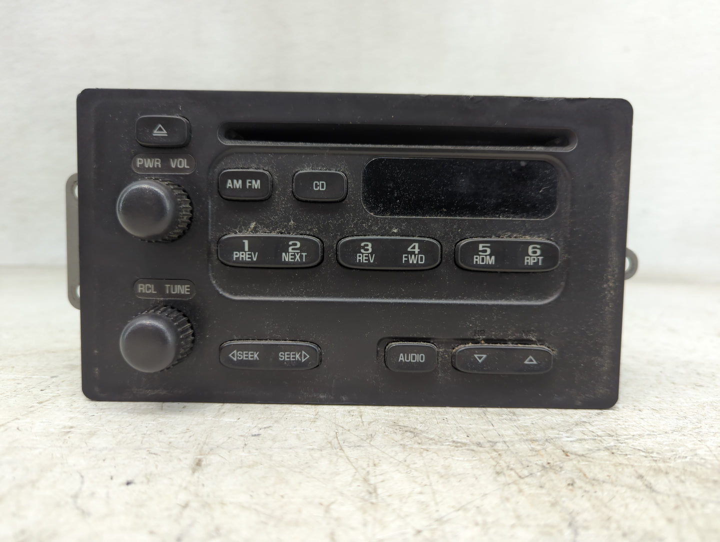 2003-2007 Chevrolet Express 3500 Radio AM FM Cd Player Receiver Replacement P/N:93801884 Fits Fits 2003 2004 2005 2006 2007 
