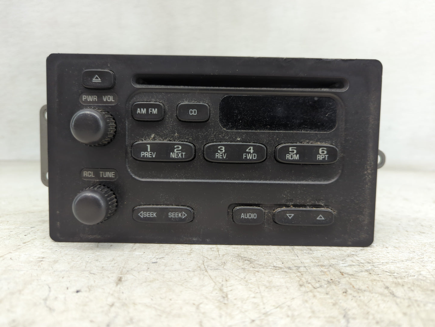 2003-2007 Chevrolet Express 3500 Radio AM FM Cd Player Receiver Replacement P/N:93801884 Fits Fits 2003 2004 2005 2006 2007 