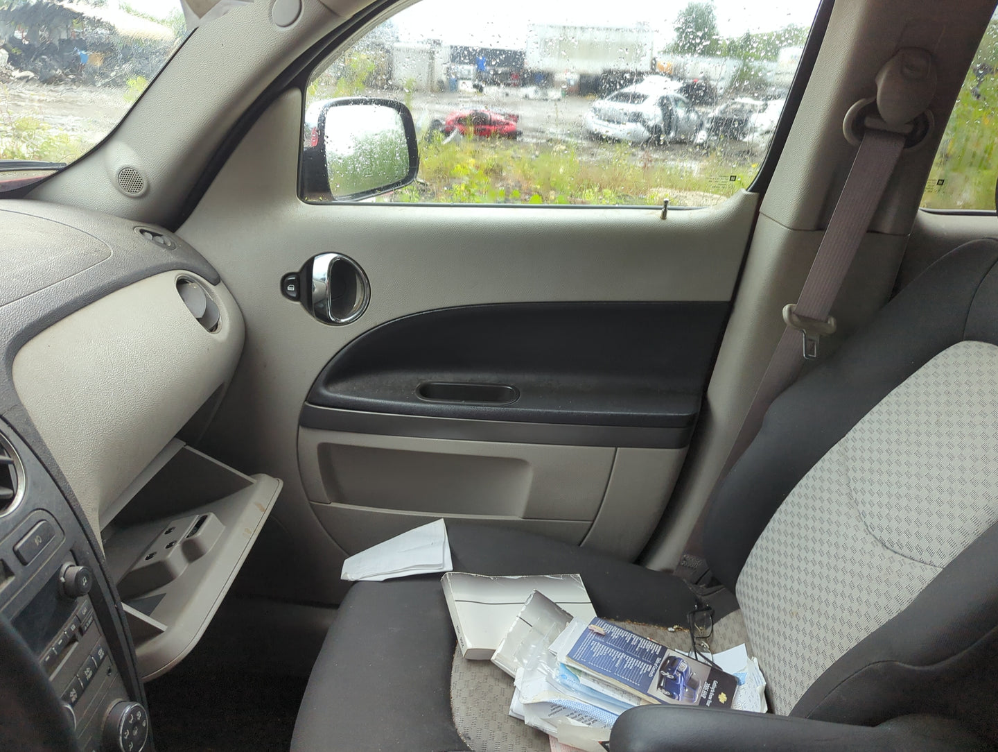 2006 Chevrolet Hhr Front Right Passenger Interior Door Panel Trim - Oemusedautoparts1.com