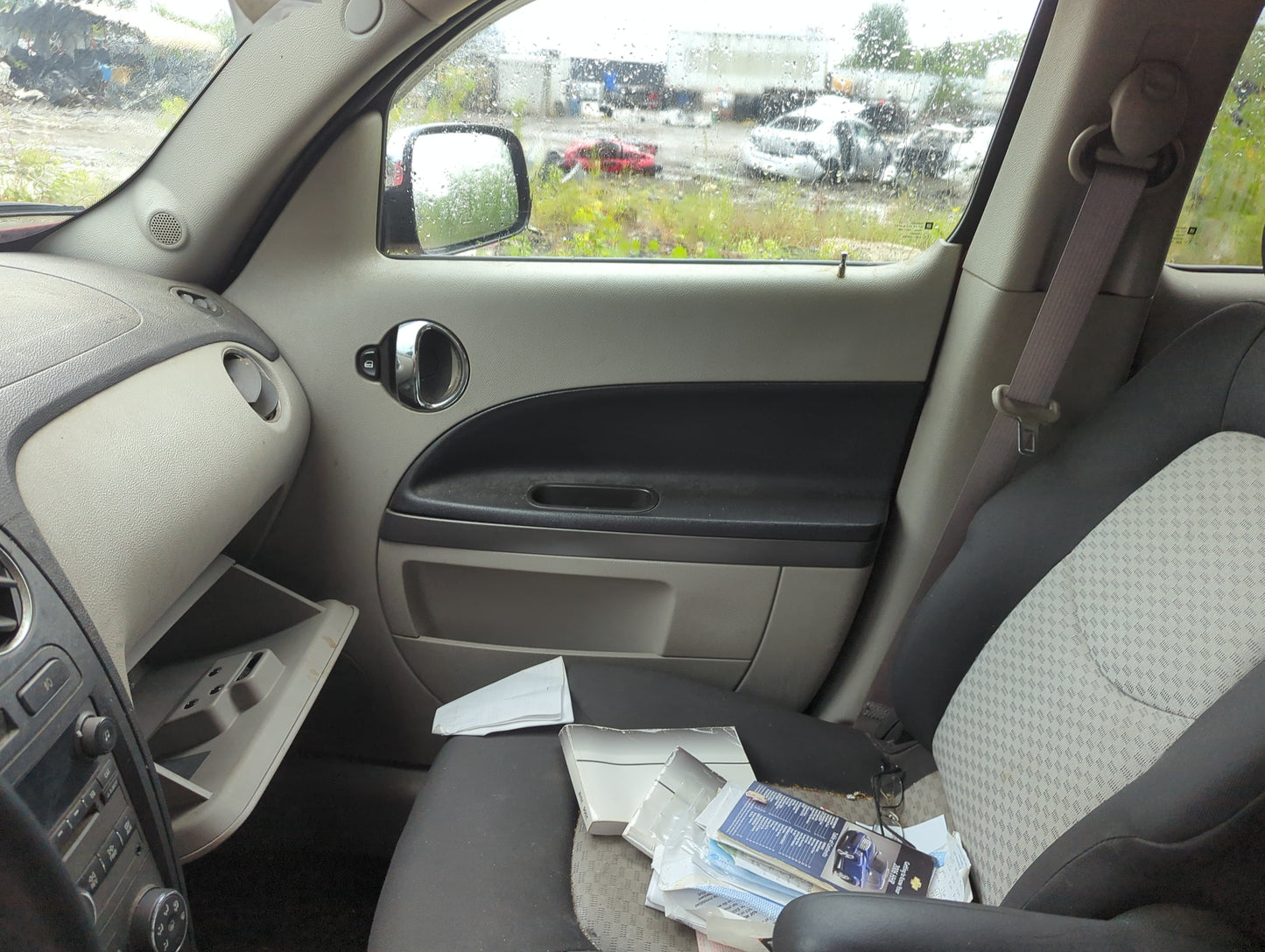 2006 Chevrolet Hhr Front Right Passenger Interior Door Panel Trim - Oemusedautoparts1.com