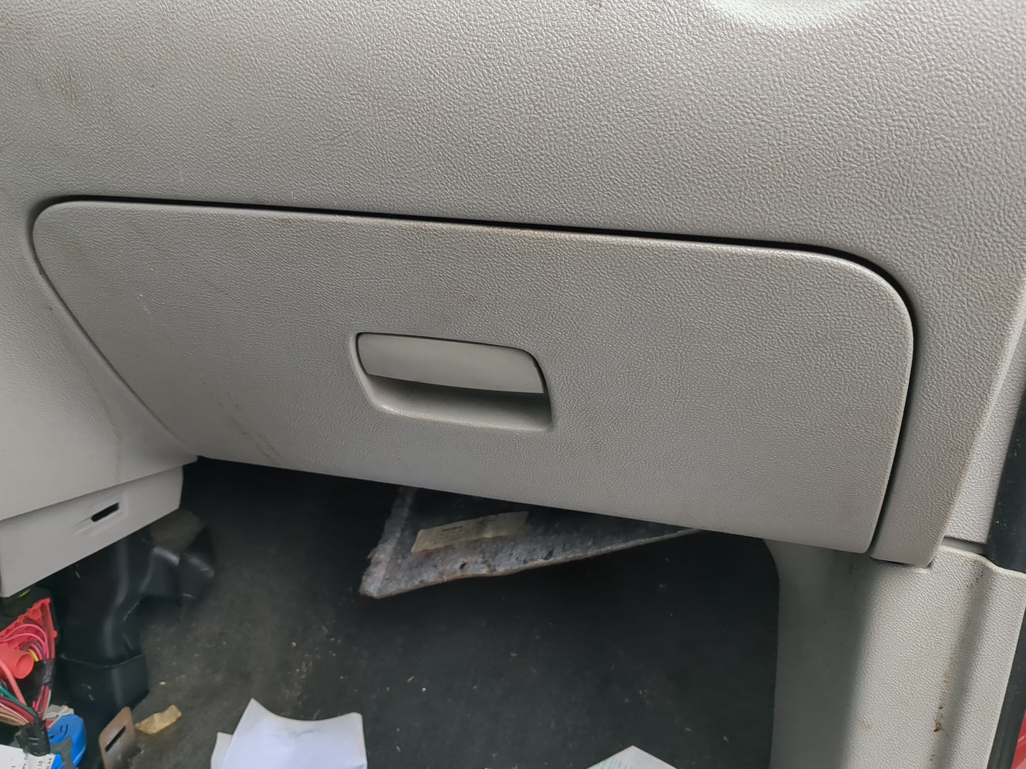 2006 Chevrolet Hhr Passenger Glove Box Door Storage Compartment - Oemusedautoparts1.com