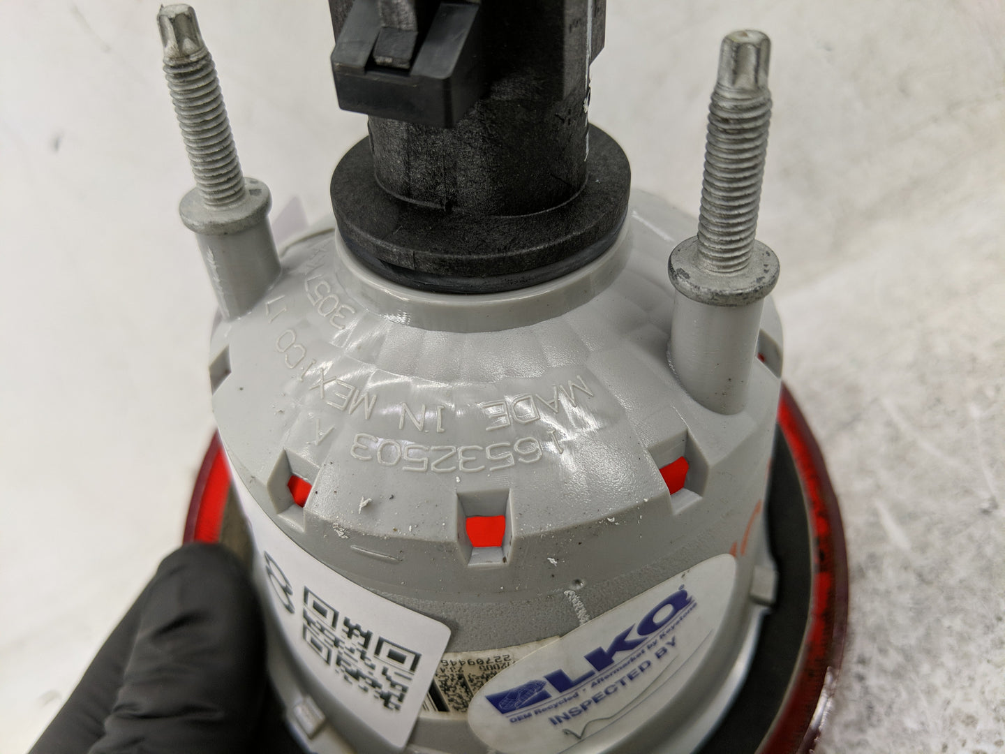 2006-2011 Chevrolet Hhr Tail Light Assembly Driver Left OEM P/N:16532503 A Fits Fits 2006 2007 2008 2009 2010 2011 OEM Used 