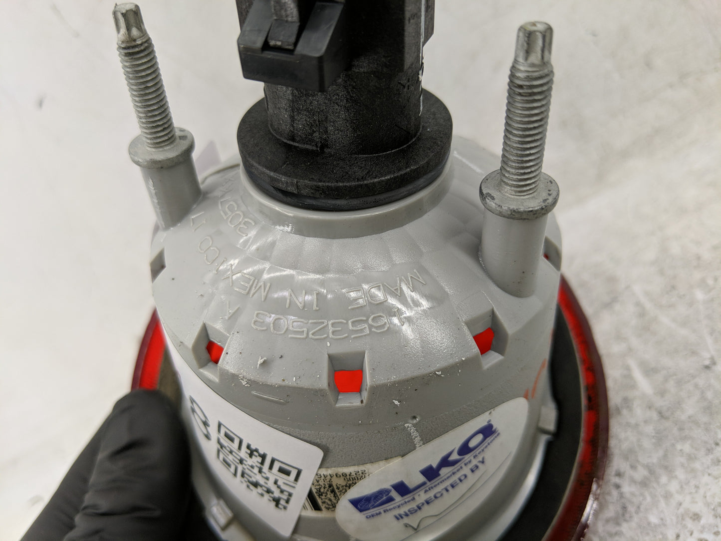 2006-2011 Chevrolet Hhr Tail Light Assembly Driver Left OEM P/N:16532503 A Fits Fits 2006 2007 2008 2009 2010 2011 OEM Used 