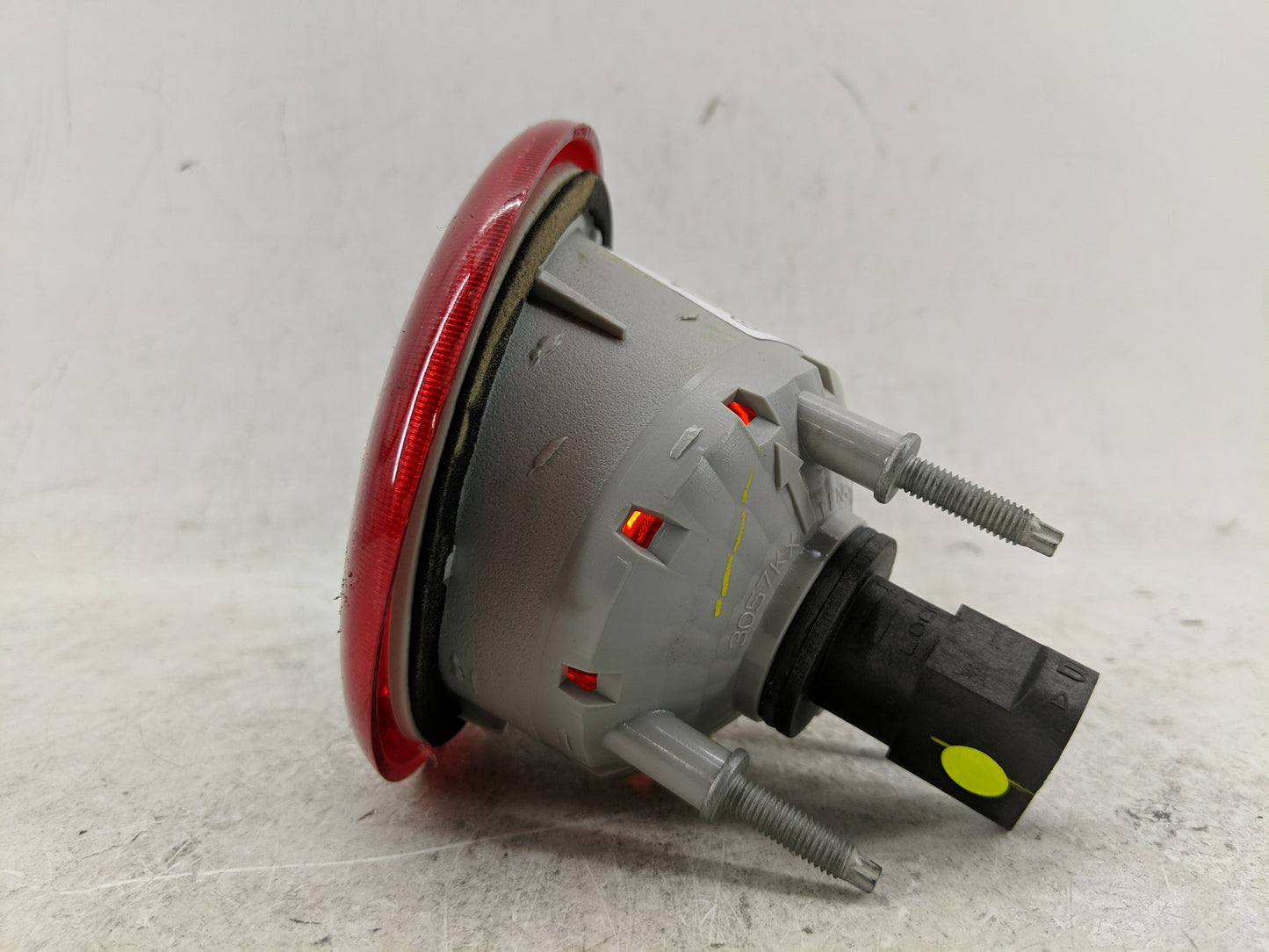 2006-2011 Chevrolet Hhr Tail Light Assembly Passenger Right OEM P/N:16532504 A Fits Fits 2006 2007 2008 2009 2010 2011 OEM U