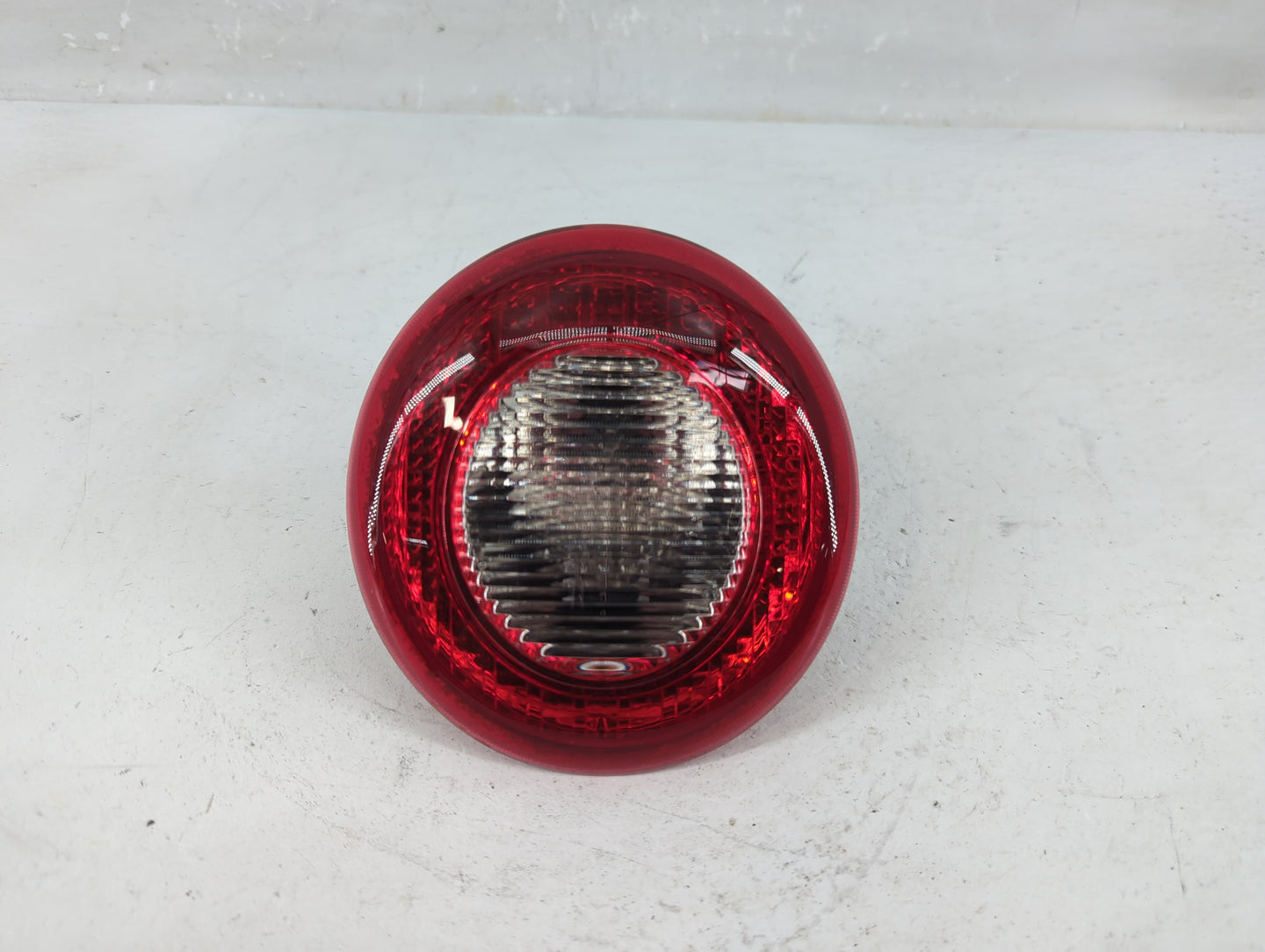 2006-2011 Chevrolet Hhr Tail Light Assembly Driver Left OEM P/N:16532493 Fits Fits 2006 2007 2008 2009 2010 2011 OEM Used Au
