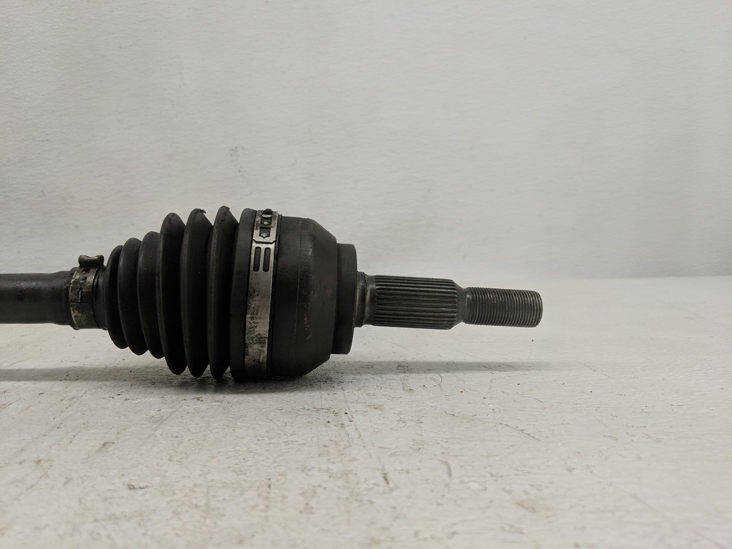 2006 Chevrolet Hhr Axle Shaft Front Driver Cv C/v - Oemusedautoparts1.com