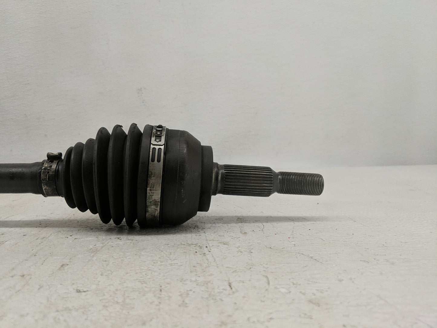 2006 Chevrolet Hhr Axle Shaft Front Driver Cv C/v - Oemusedautoparts1.com