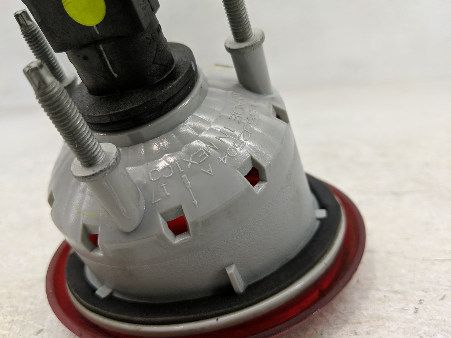 2006-2011 Chevrolet Hhr Tail Light Assembly Passenger Right OEM P/N:16532504 A Fits Fits 2006 2007 2008 2009 2010 2011 OEM U