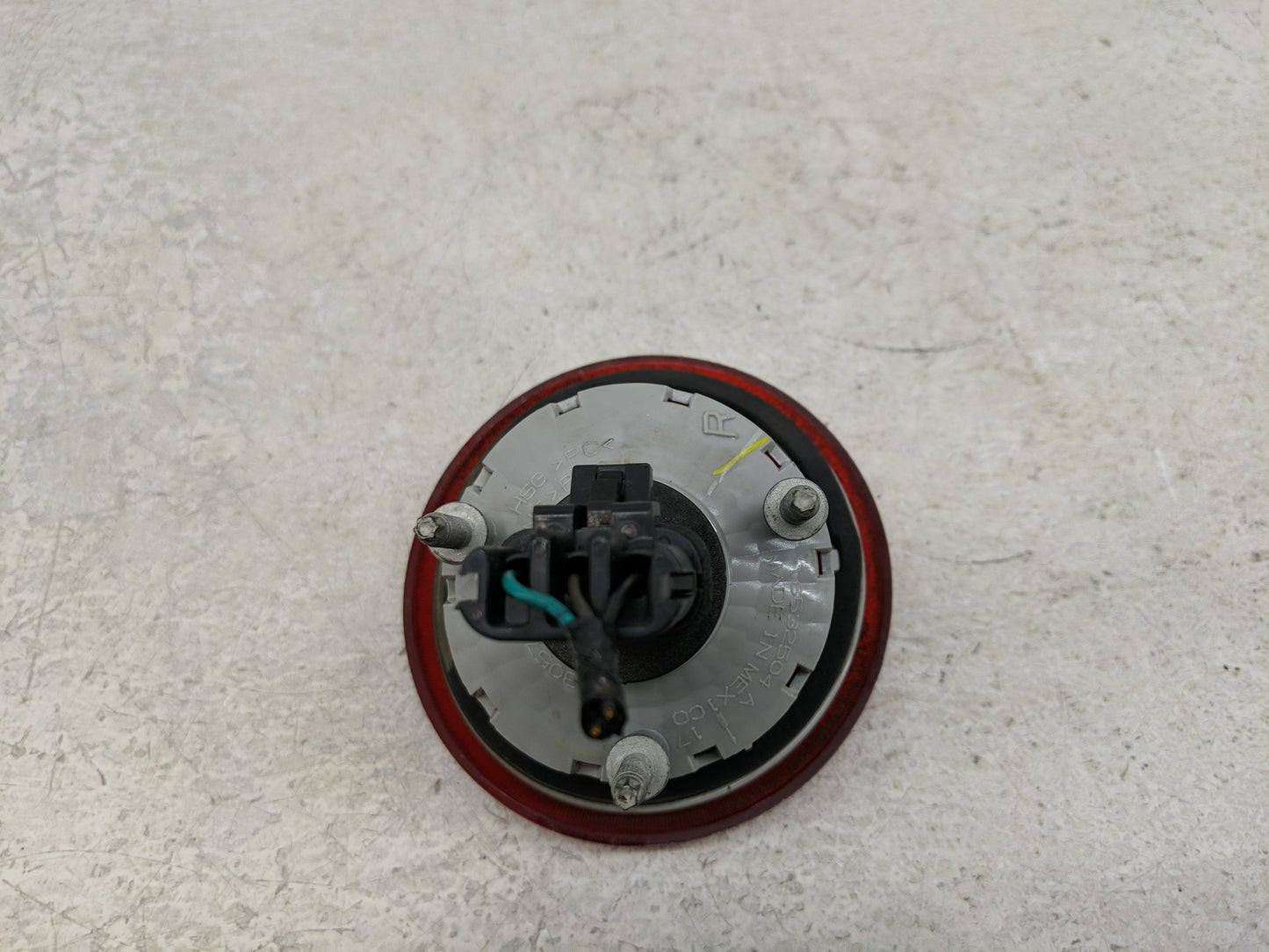 2006-2011 Chevrolet Hhr Tail Light Assembly Passenger Right OEM P/N:16532504 A Fits Fits 2006 2007 2008 2009 2010 2011 OEM U