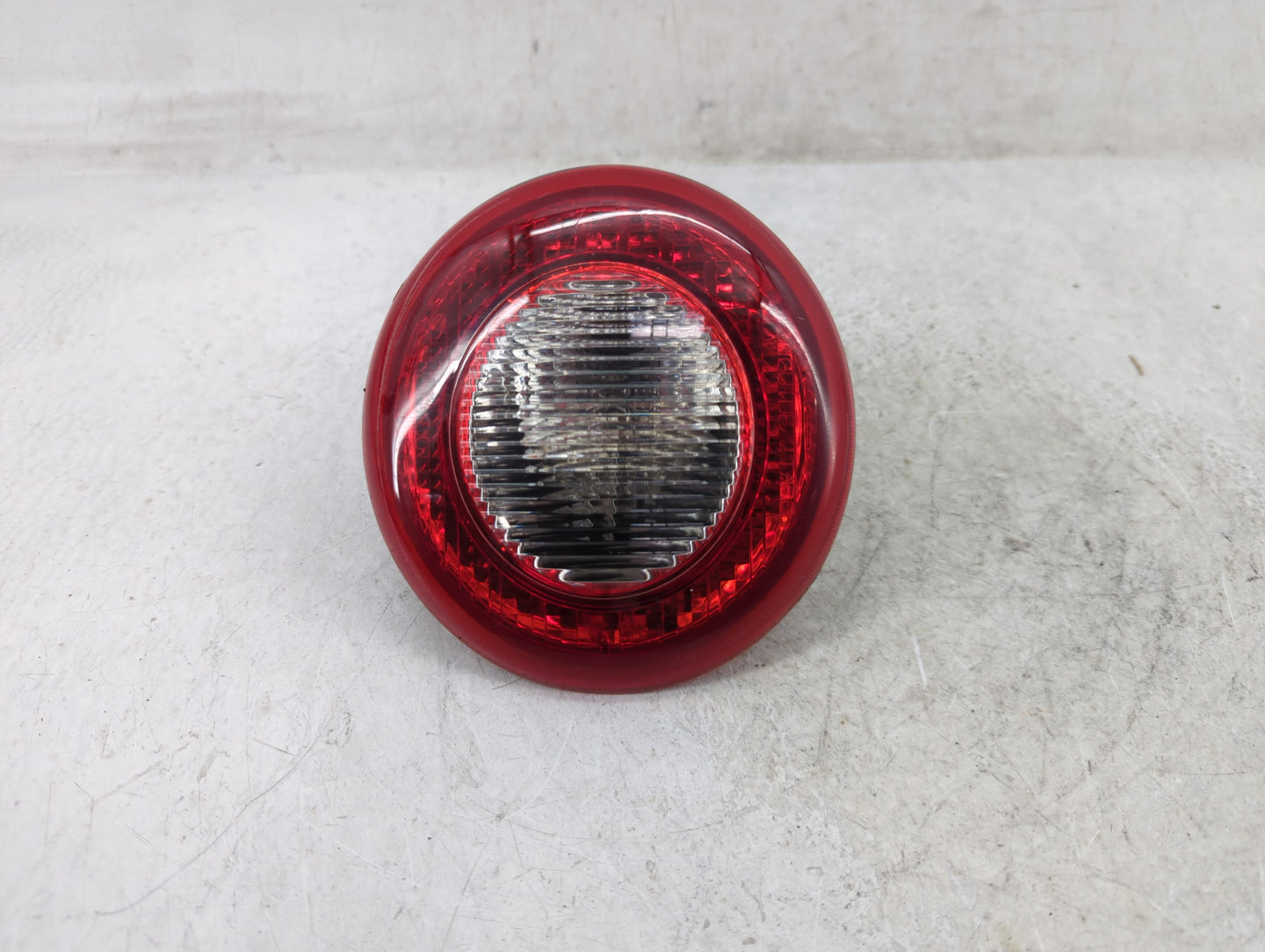 2006-2011 Chevrolet Hhr Tail Light Assembly Driver Left OEM P/N:22709548 Fits Fits 2006 2007 2008 2009 2010 2011 OEM Used Au